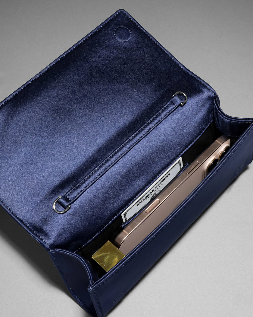CRYSTAL CURVE CLUTCH