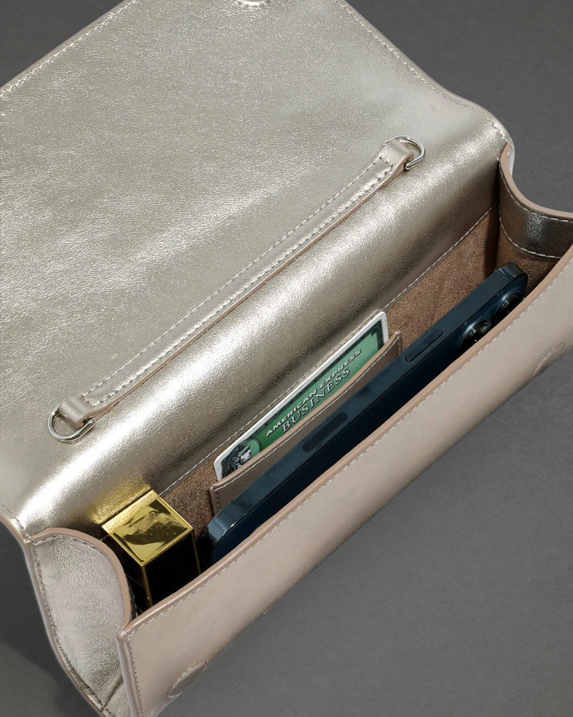 CRYSTAL CURVE CLUTCH