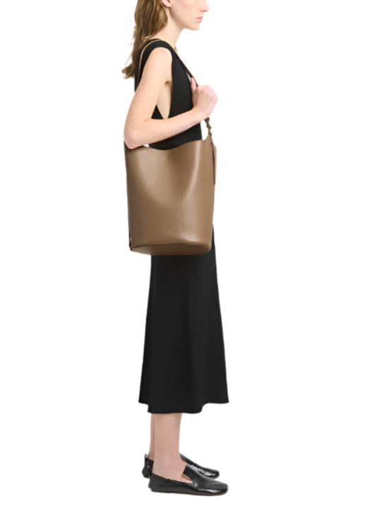 BRANT BUCKET BAG IN SMOOTH CALF