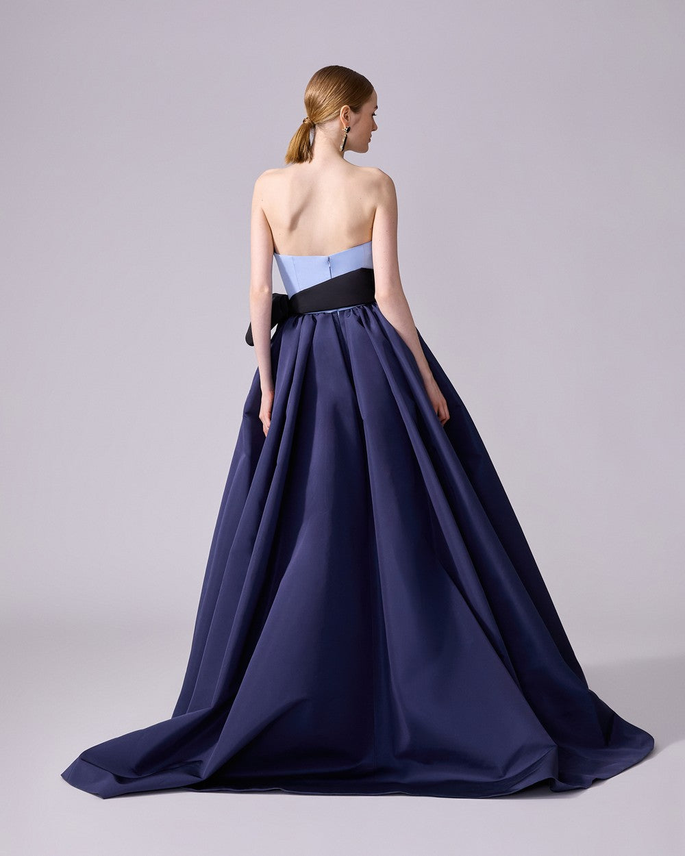 SWEETHEART GOWN WITH SASH