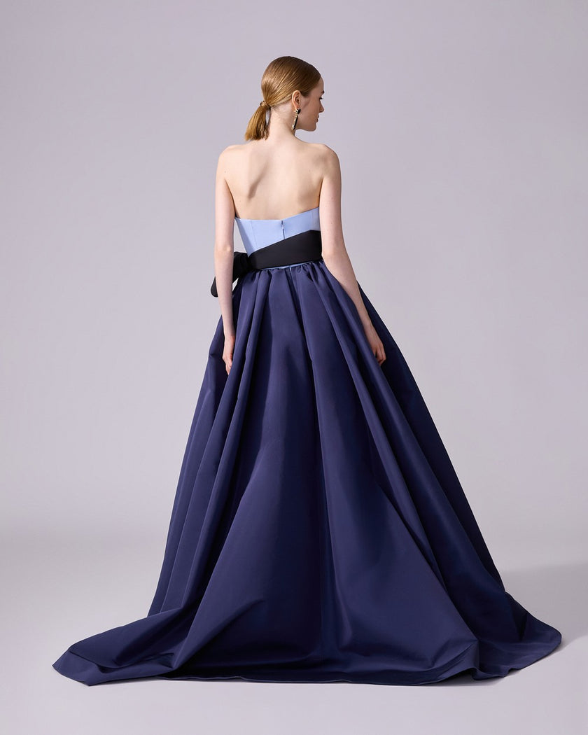 SWEETHEART GOWN WITH SASH