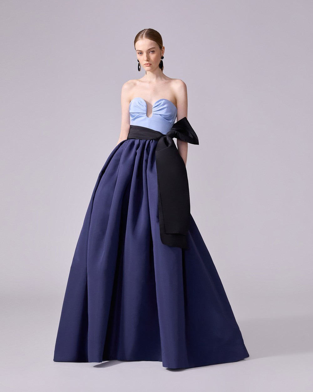 SWEETHEART GOWN WITH SASH