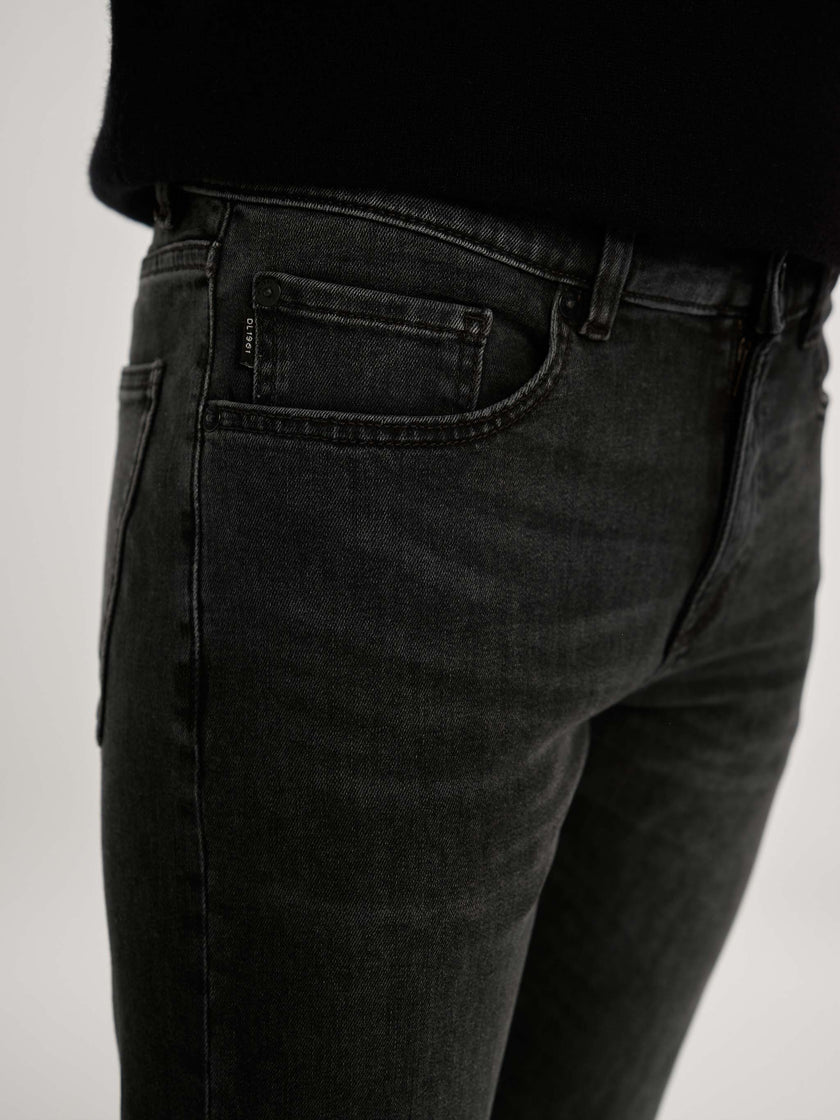 RUSSELL SLIM STRAIGHT JEANS IN SABLE