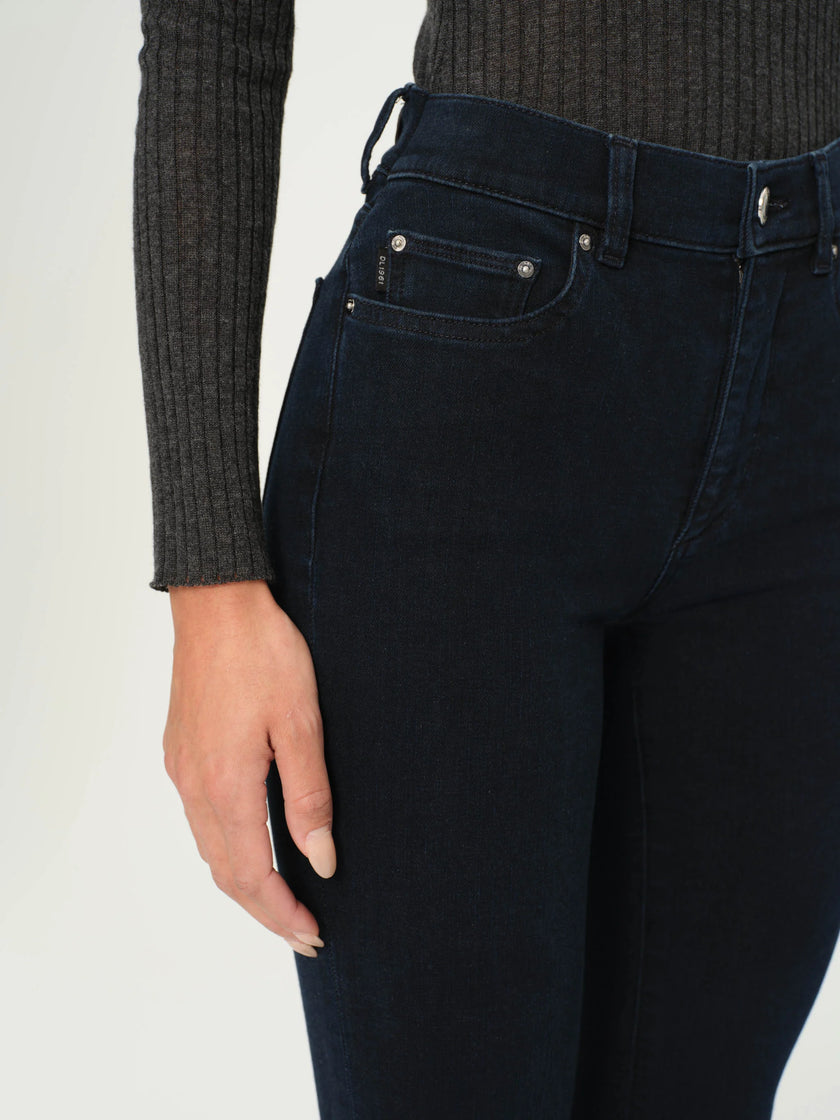 MARA STRAIGHT MID RISE INSTASCULPT ANKLE JEANS IN FLATIRON