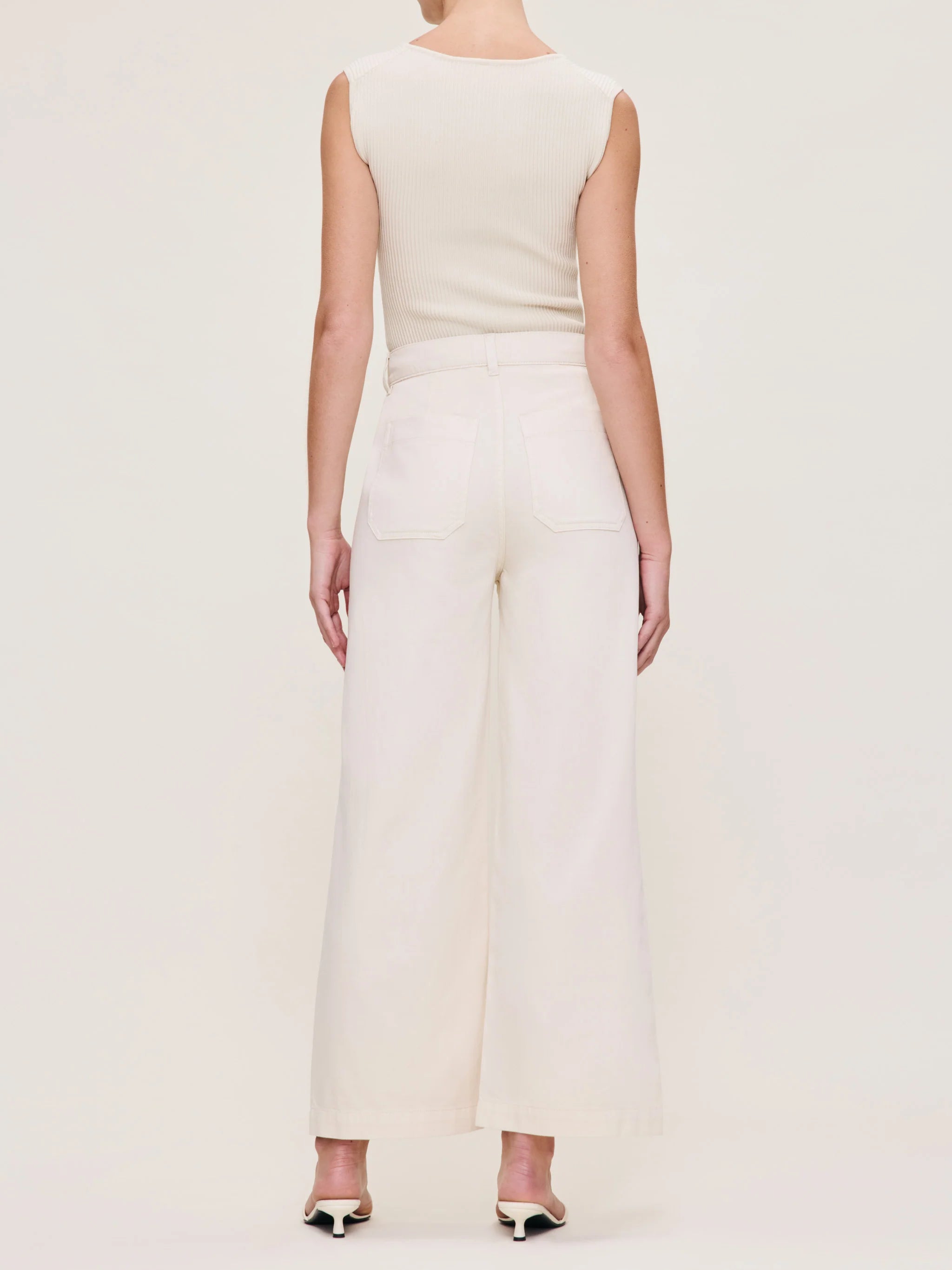 SQUARE NECK TOP