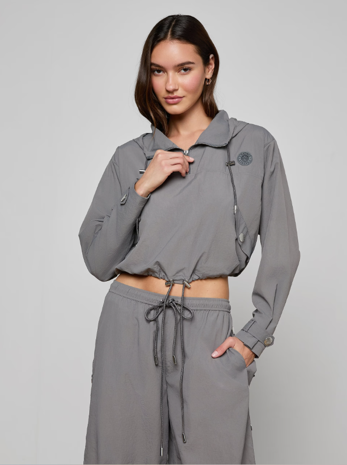 BRONWYN CROPPED WINDBREAKER IN MEDIUM GREY