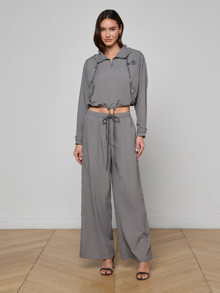 BRONWYN CROPPED WINDBREAKER IN MEDIUM GREY