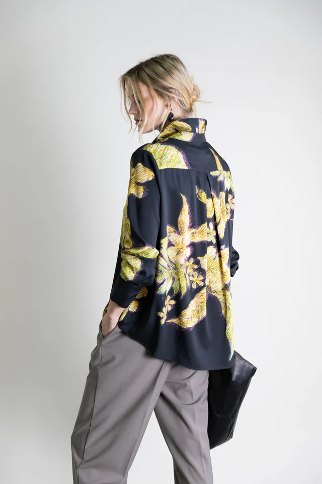 GILDED WHISPER SILK BLOUSE WITH TRIPLE SNAP CUFF