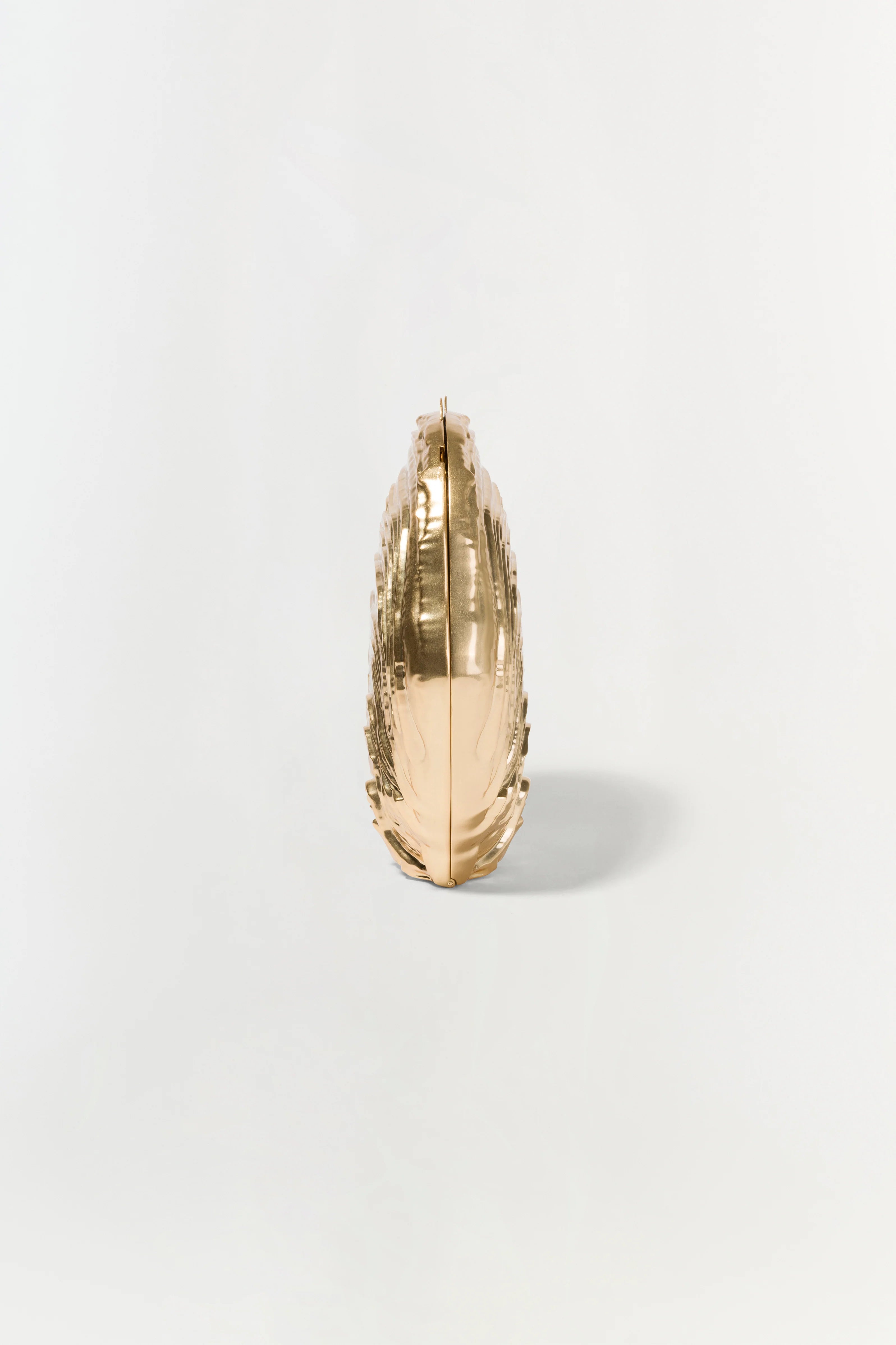 COVE SHELL CLUTCH
