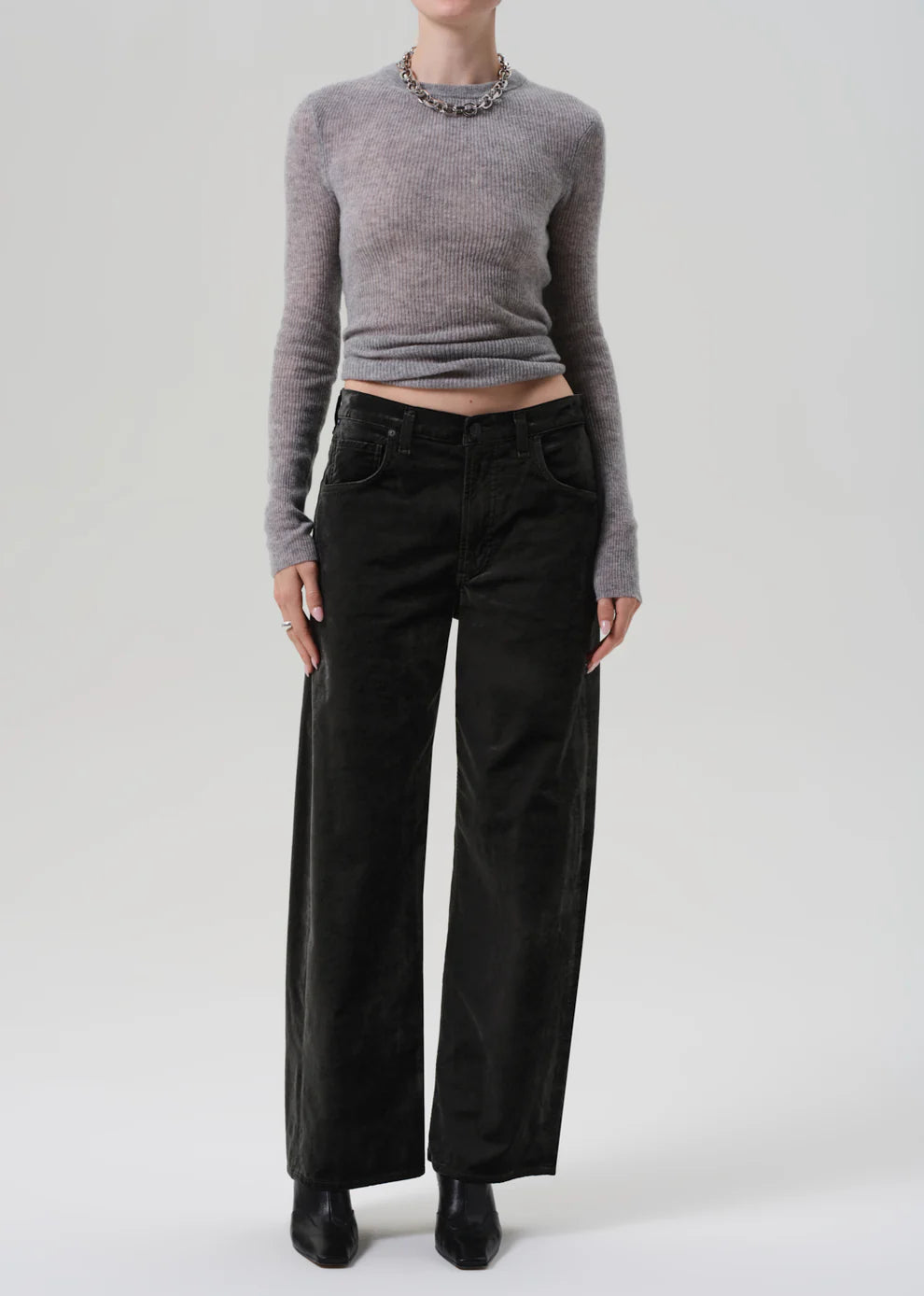 AYLA BAGGY VELVET IN OLIVE LEAF