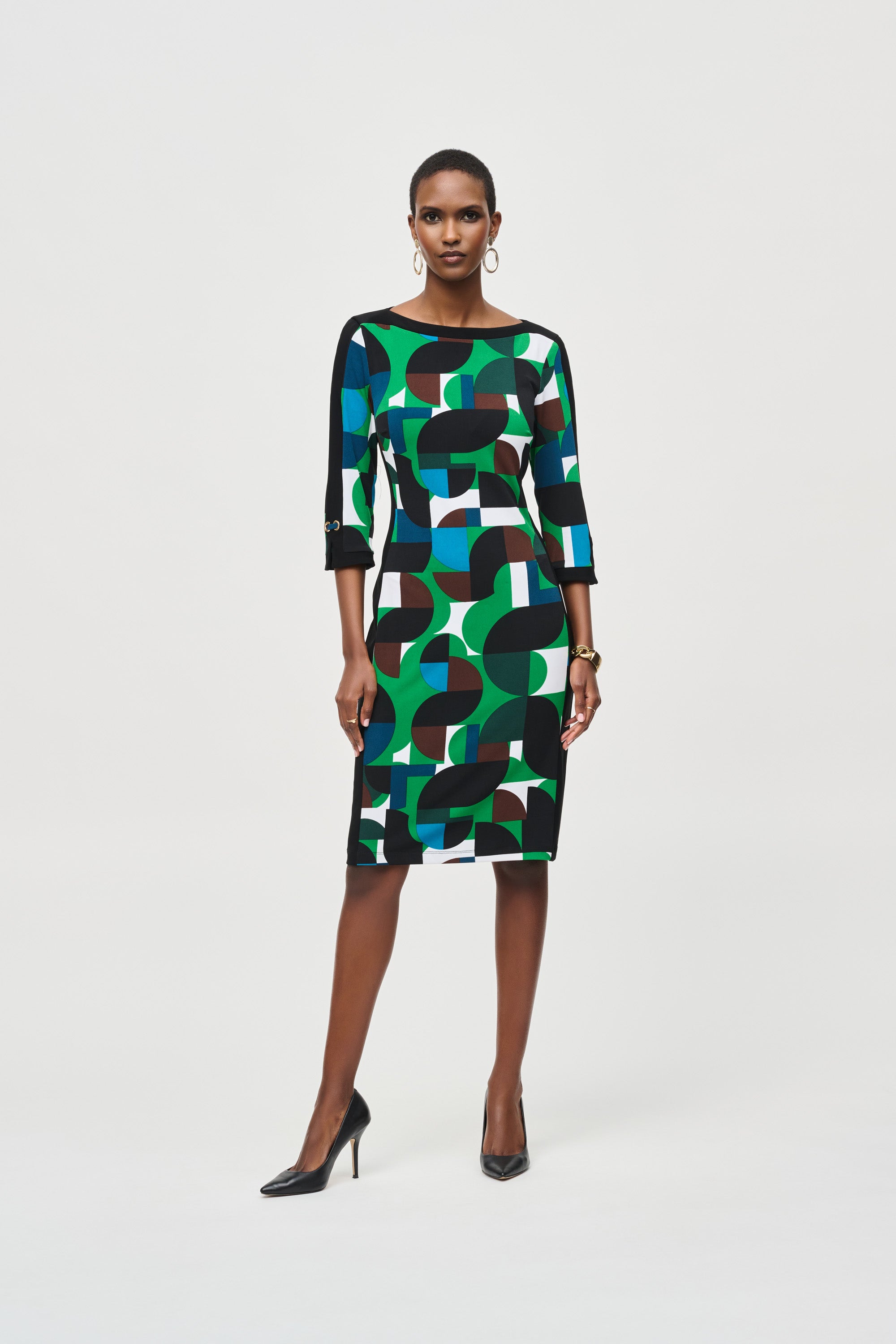 SILKY KNIT GEOMETRIC PRINT SHEATH DRESS