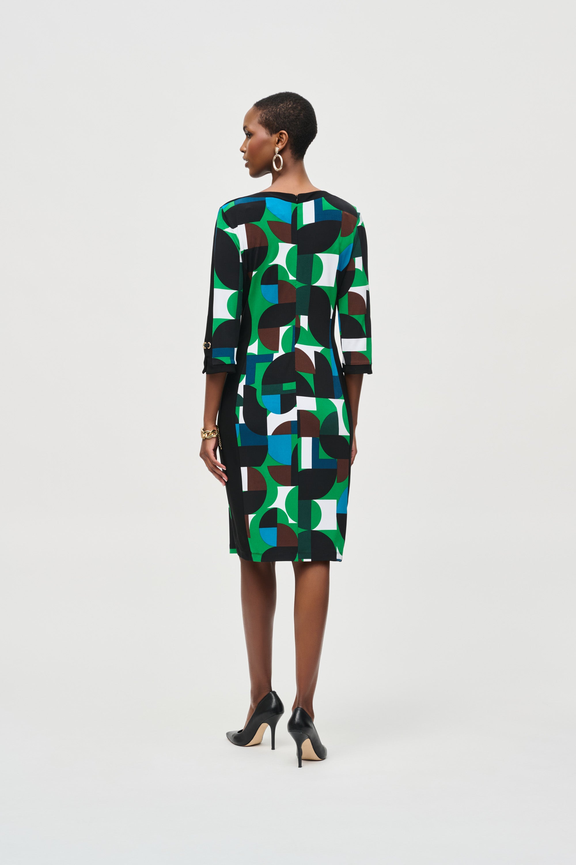 SILKY KNIT GEOMETRIC PRINT SHEATH DRESS