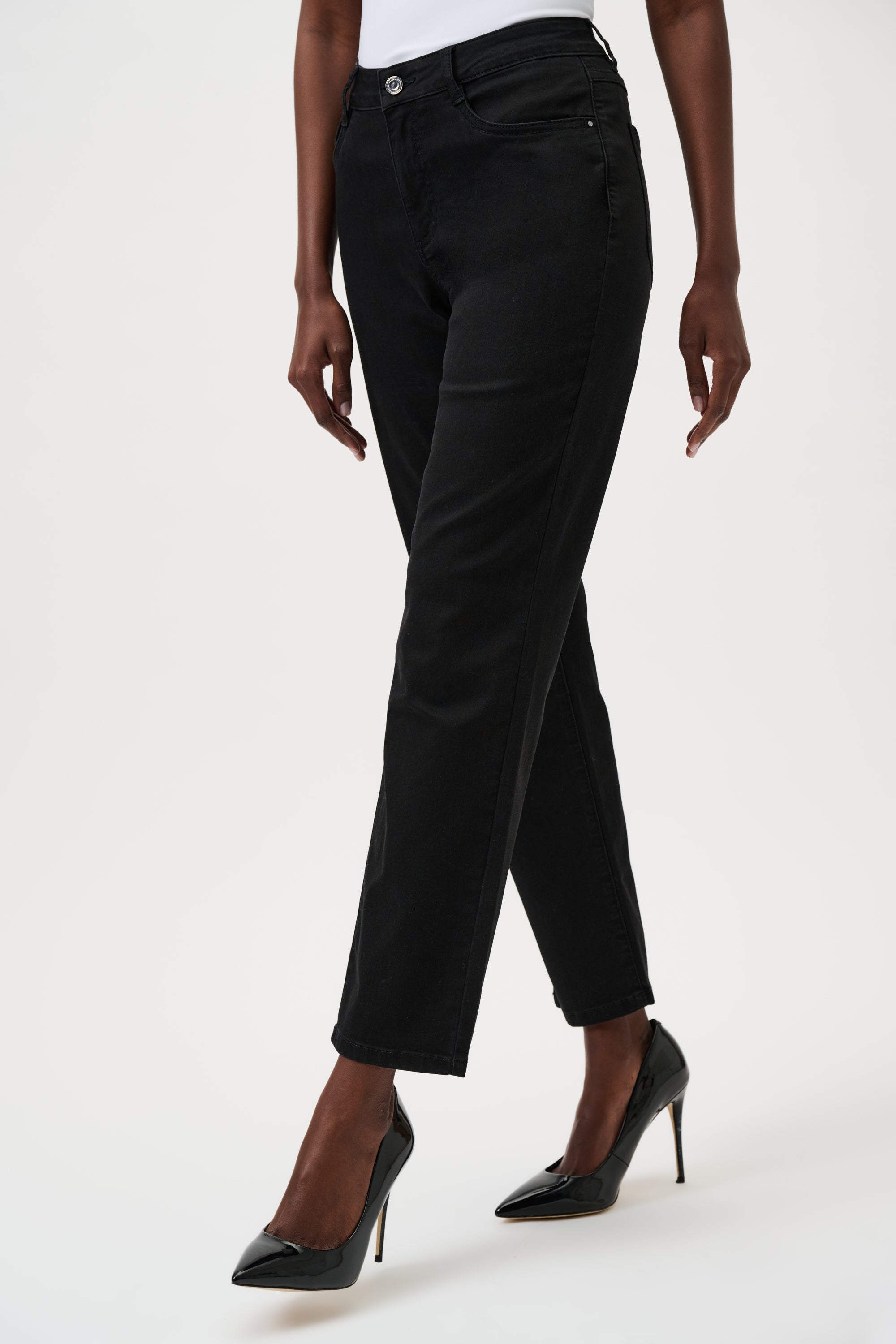 GIA CLASSIC SLIM FIT STRETCH JEANS