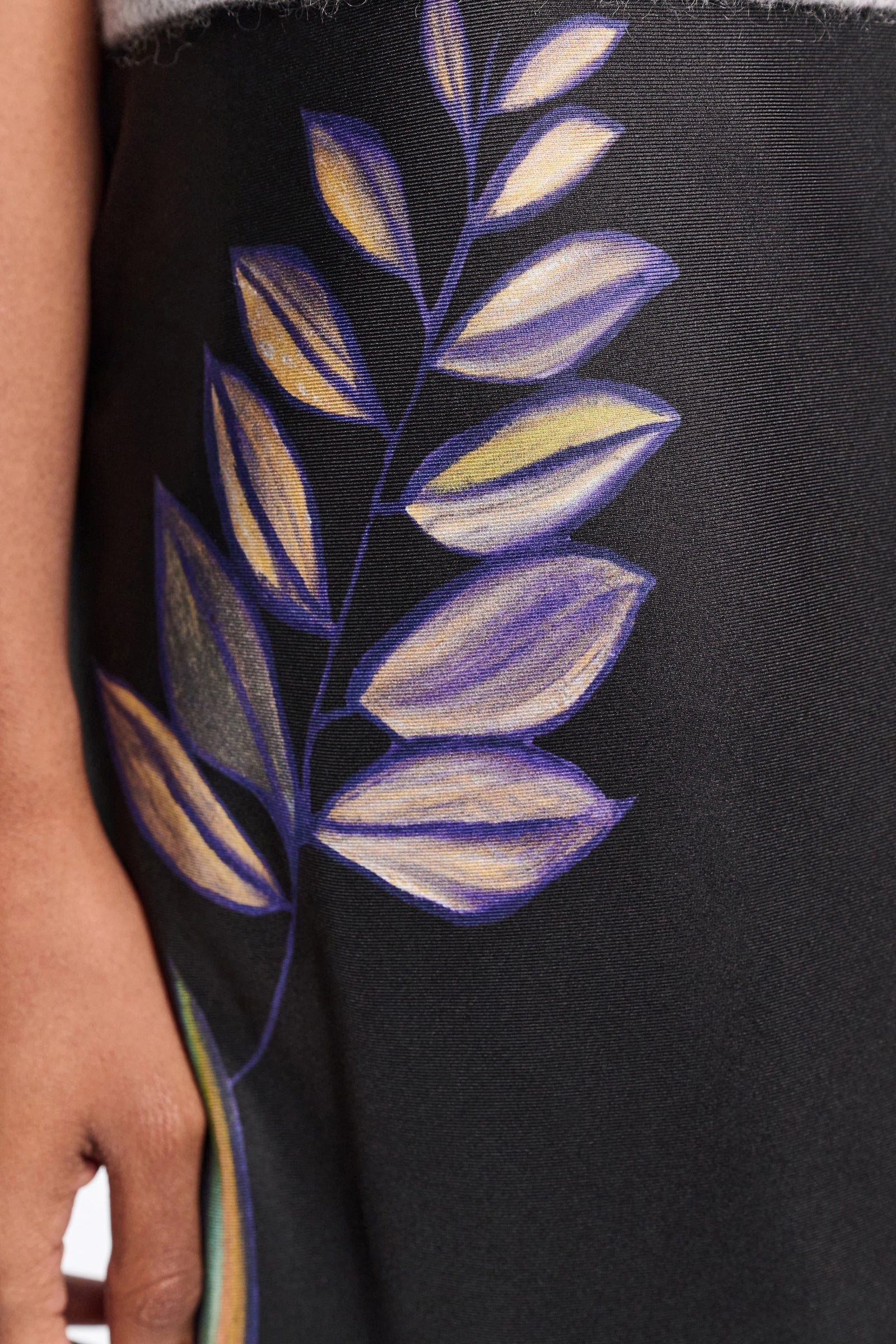 SEDUCTIVE BLOOM SKIRT