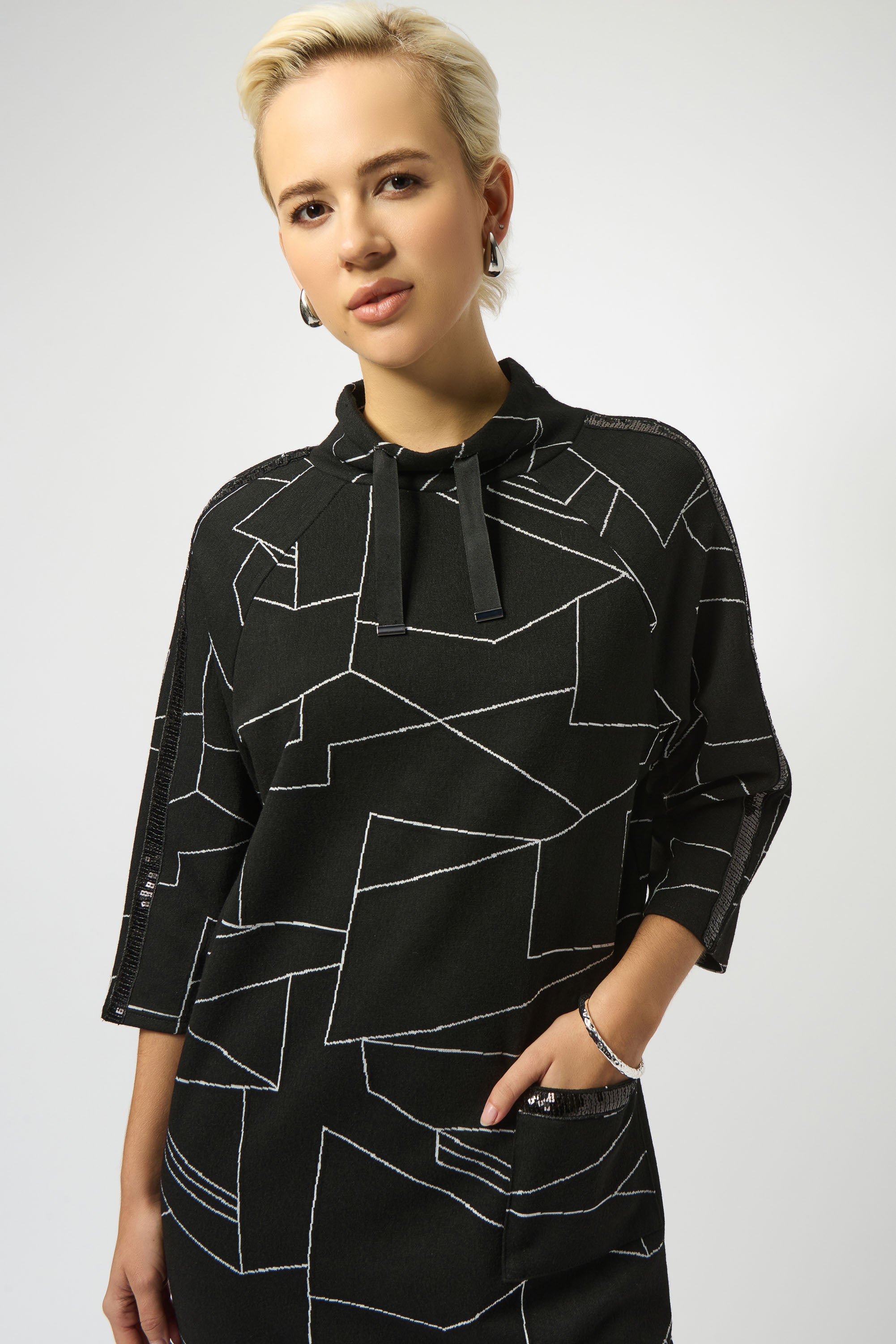 NOVELTY CHECKERED PRINT SWING JACKET