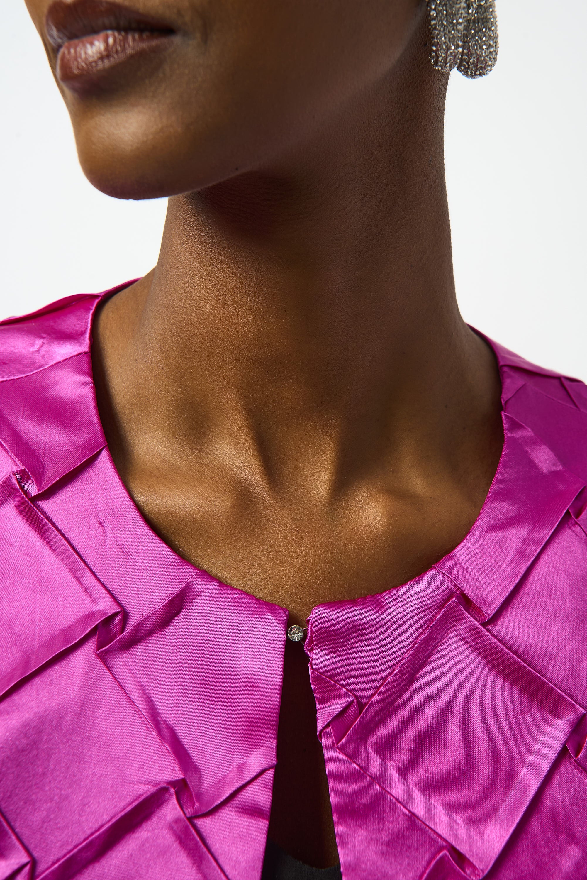 TEXTURED SATIN COLLARLESS JACKET
