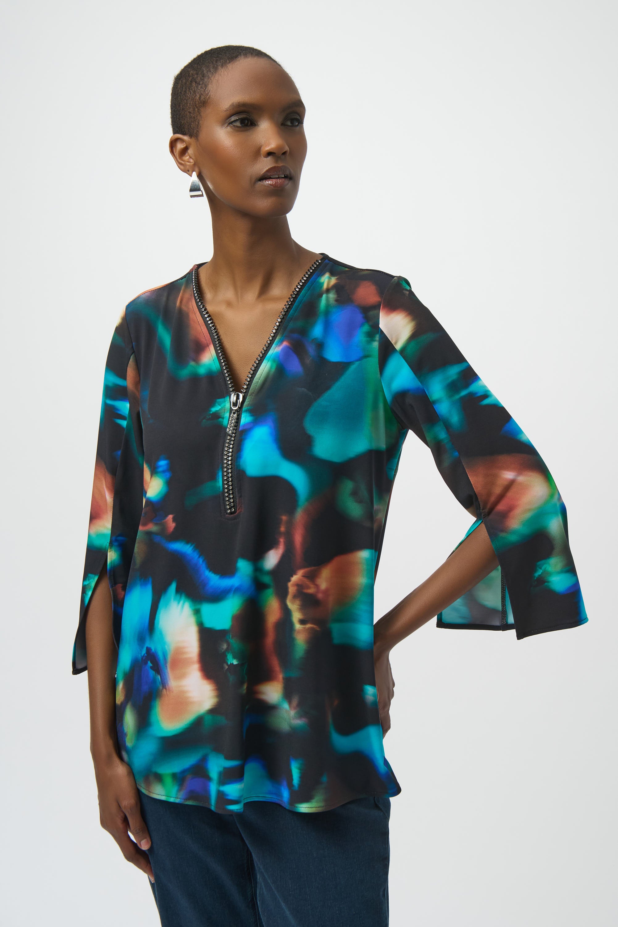 SILKY KNIT ABSTRACT PRINT FIT AND FLARE TUNIC