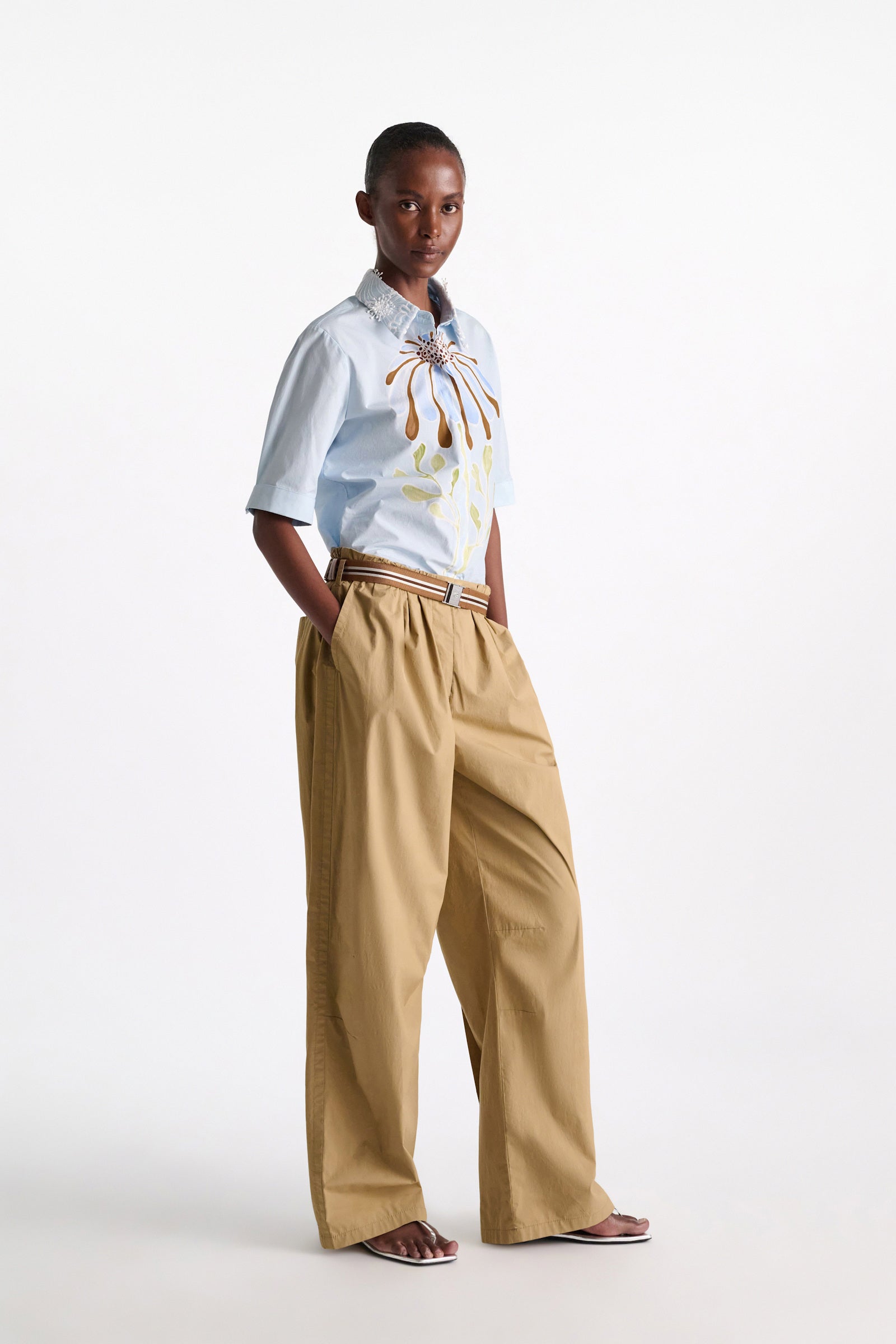 POPLIN POWER PLEATED PANTS IN GARMENT WASHED COTTON POPLIN