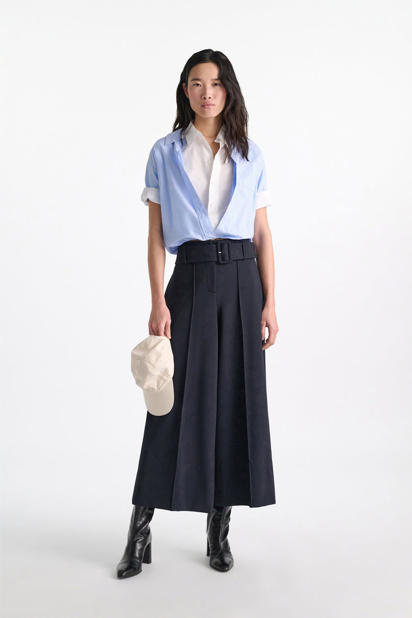 POWERFUL EASE BLOUSE IN OXFORD BLOUSE