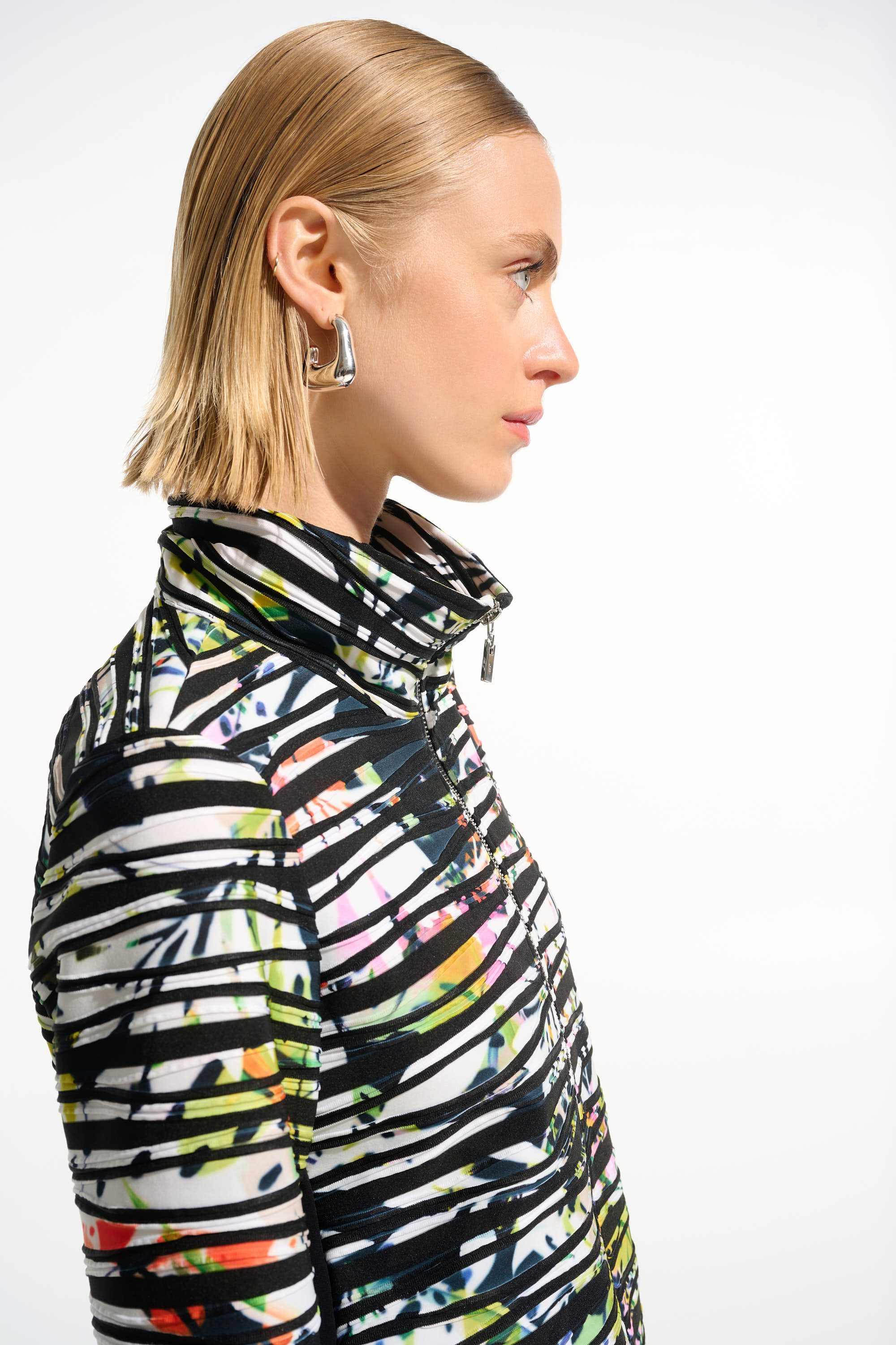 CASCADE KNIT TROPICAL PRINT JACKET WITH CONTRAST PANEL