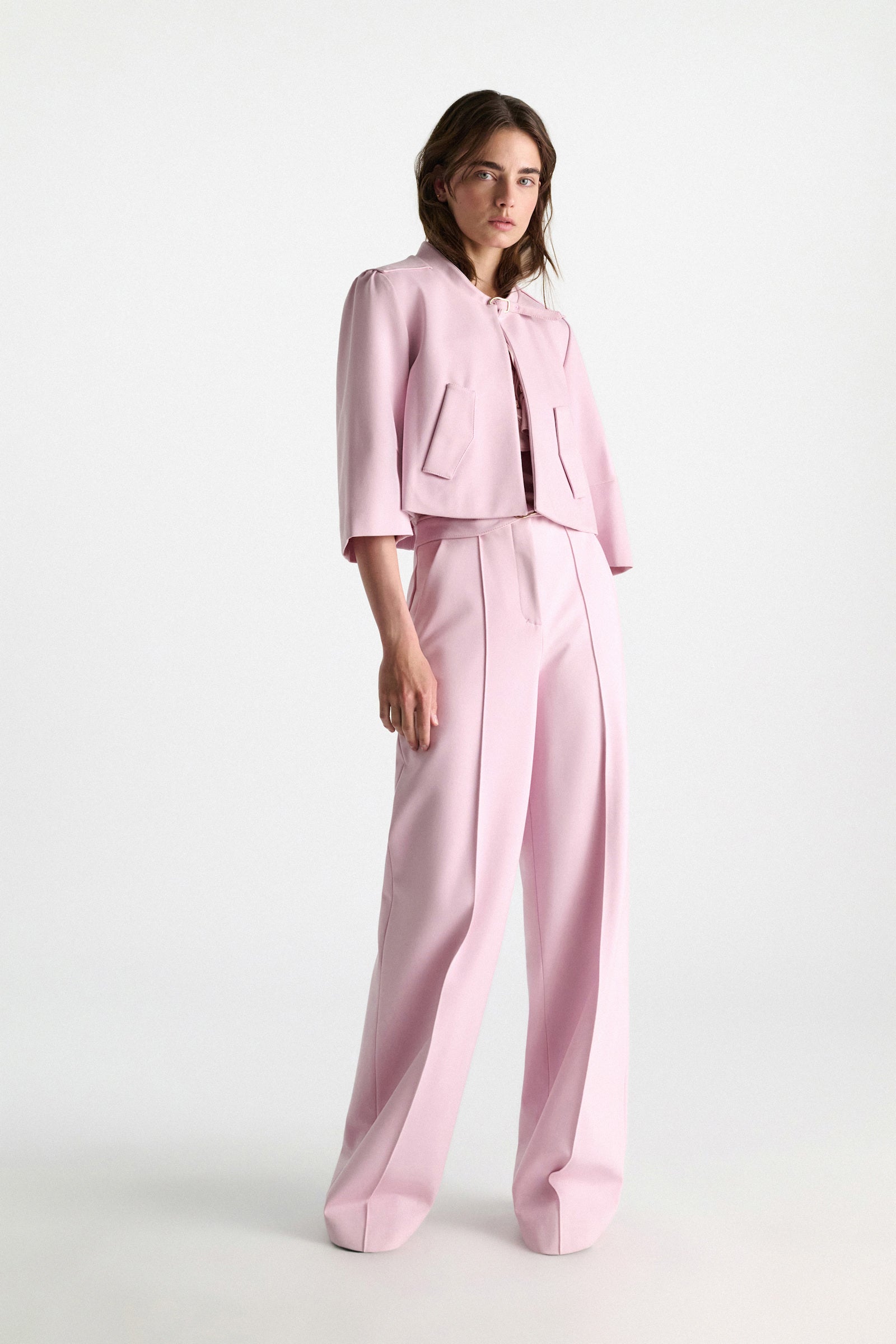 EMOTIONAL ESSENCE BELTED PANTS IN PUNTO MILANO
