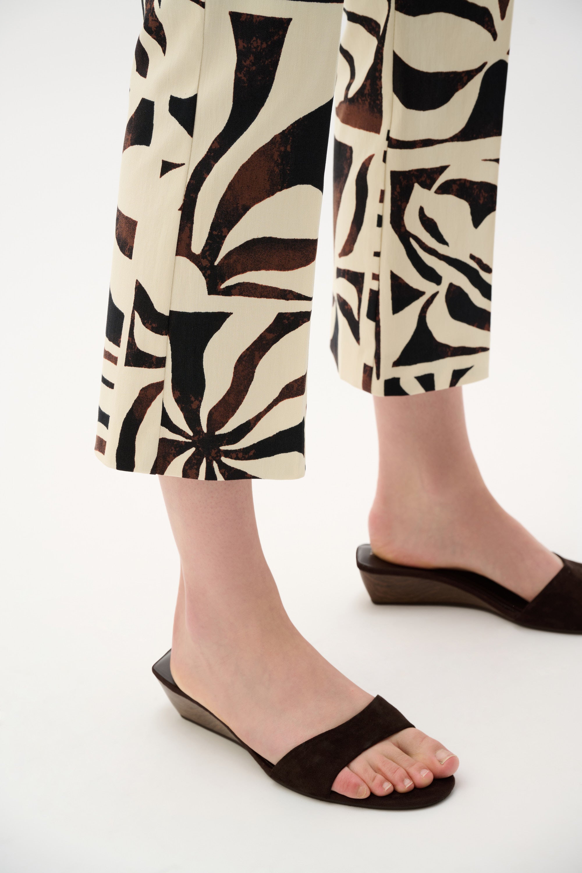 MILLENIUM TROPICAL PRINT FLARED PULL ON PANTS
