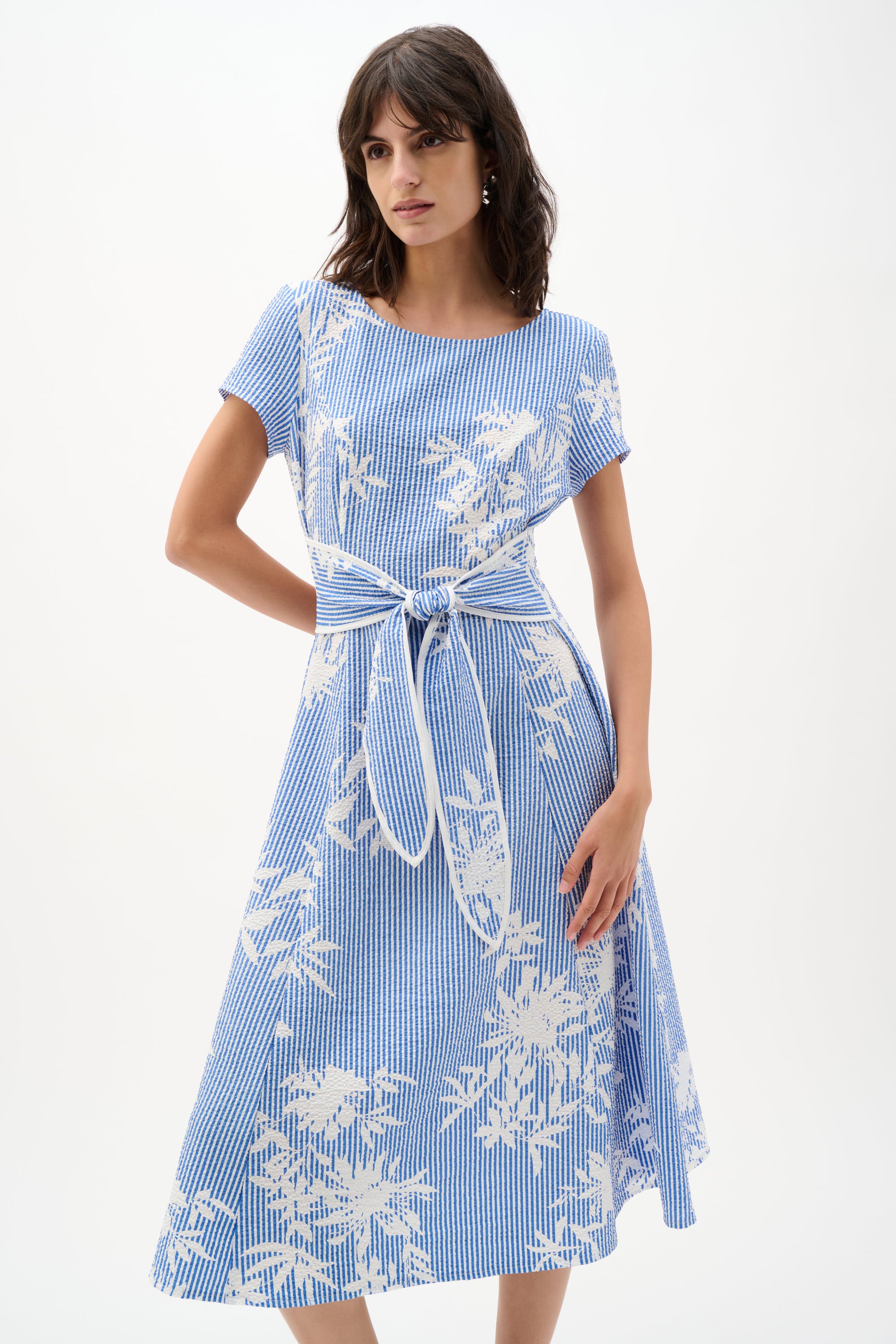WOVEN SEERSUCKER FLORAL PRINT FIT AND FLARE DRESS