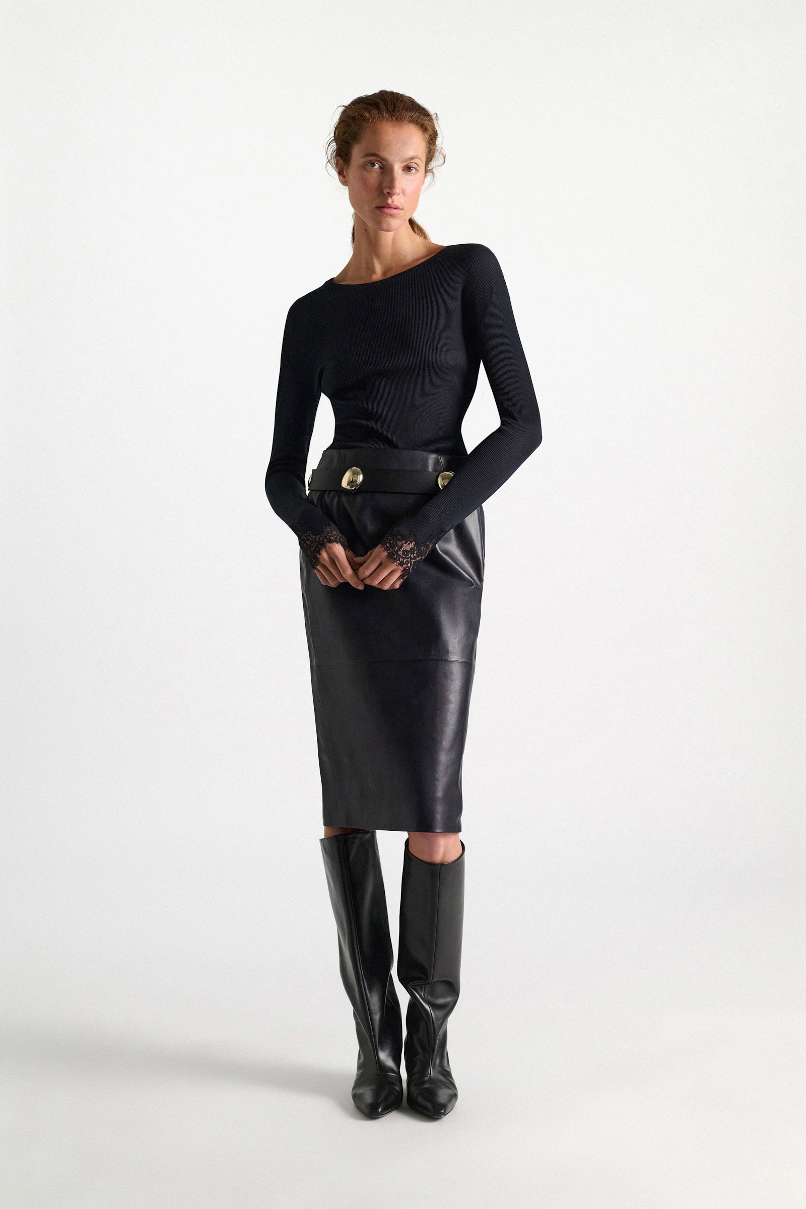 PURE SLEEKNESS SHIRT WITH LACE DETAILS