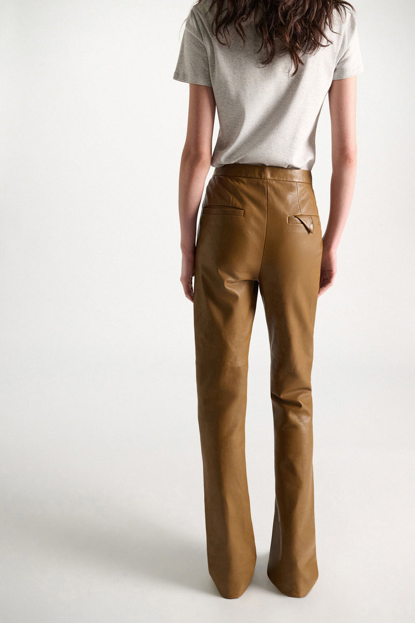 SLEEK STATEMENT FULL LENGTH LEATHER FLARES PANT
