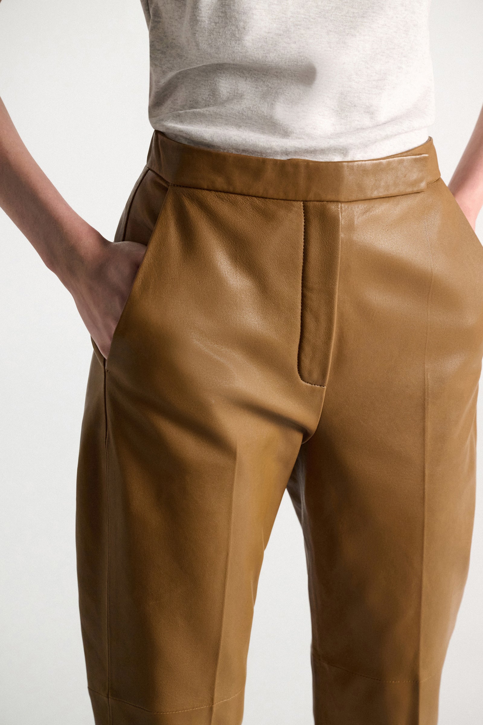 SLEEK STATEMENT FULL LENGTH LEATHER FLARES PANT