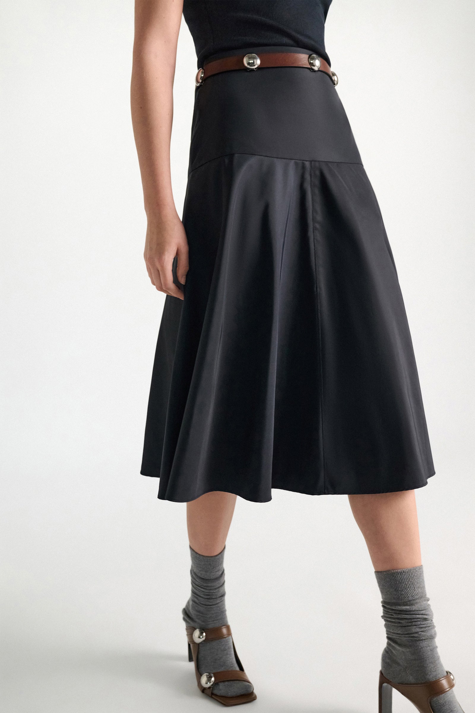 SPORTY ELEGANCE NYLON SKIRT