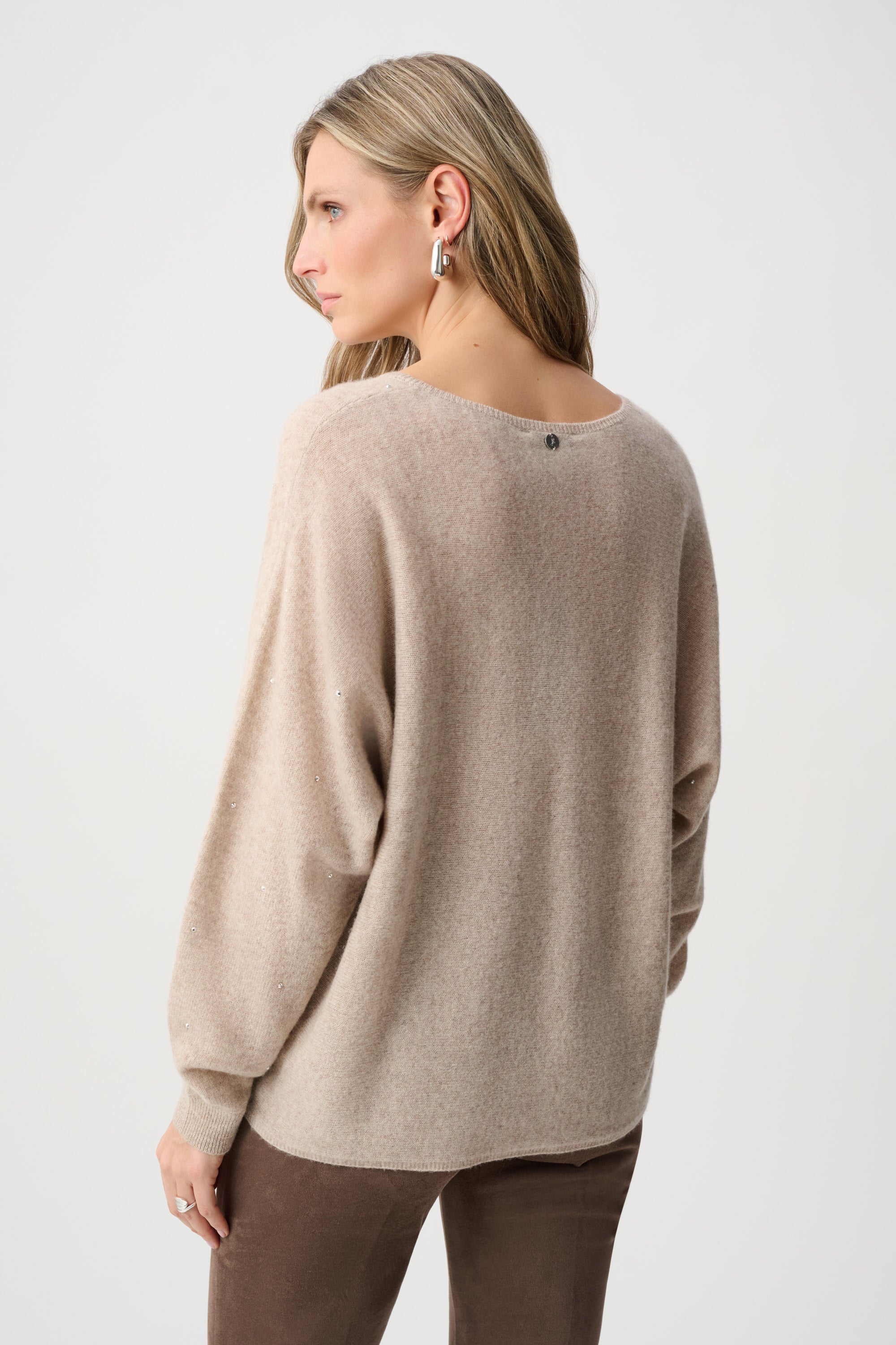 CASHMERE BOXY SWEATER WITH RHINESTONE DETAIL IN OATMEAL