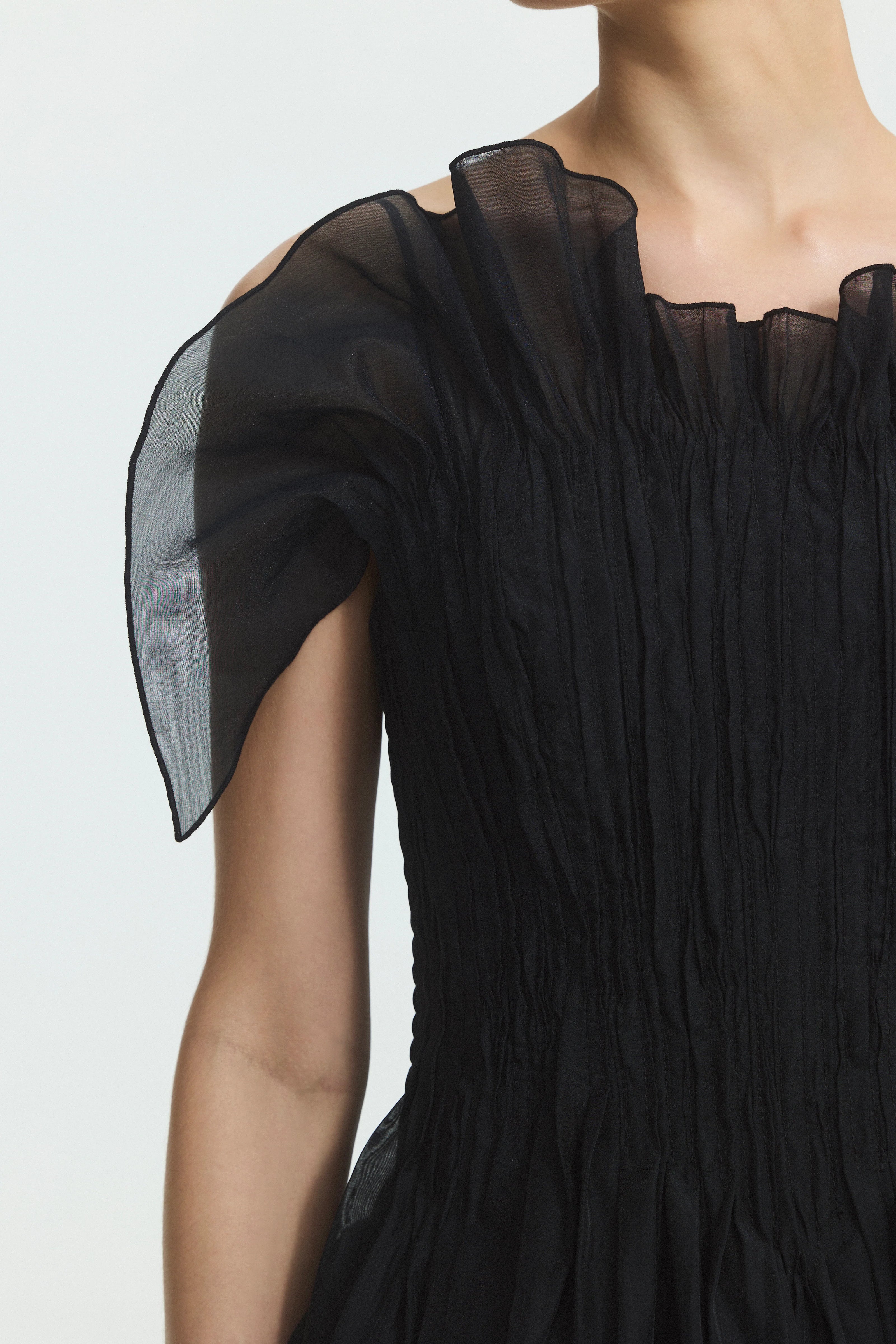 SONNET GOWN IN BLACK