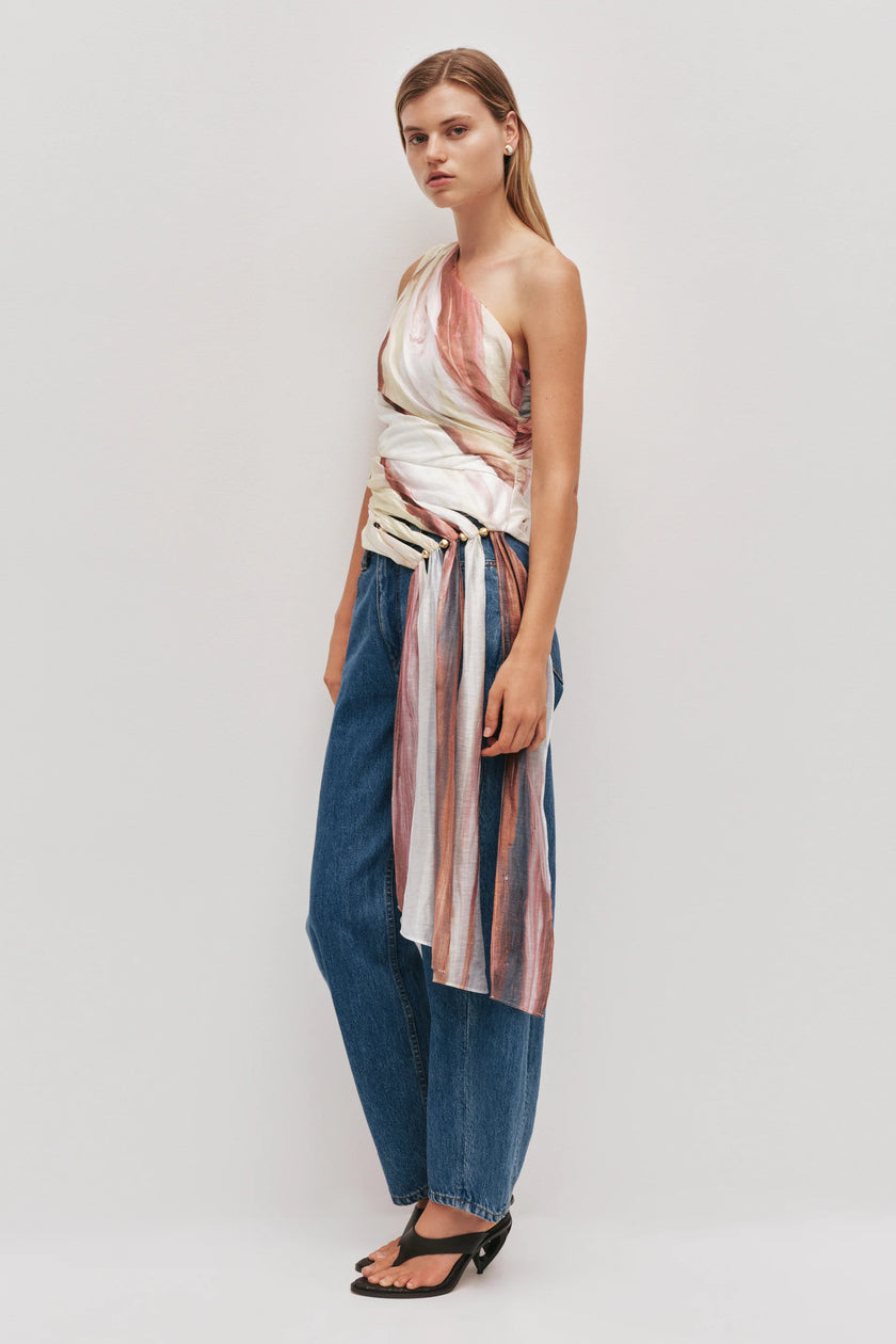 CAPTURE ONE SHOULDER TOP