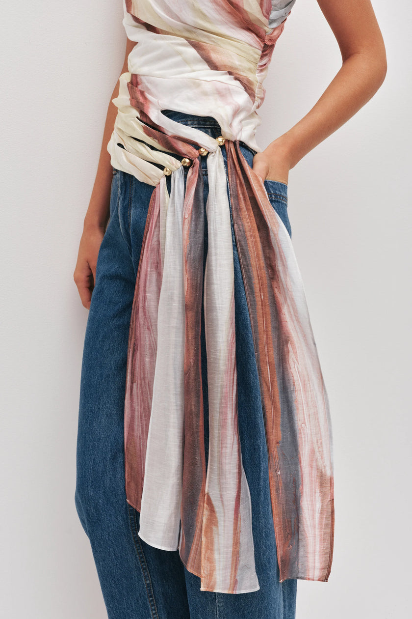 CAPTURE ONE SHOULDER TOP