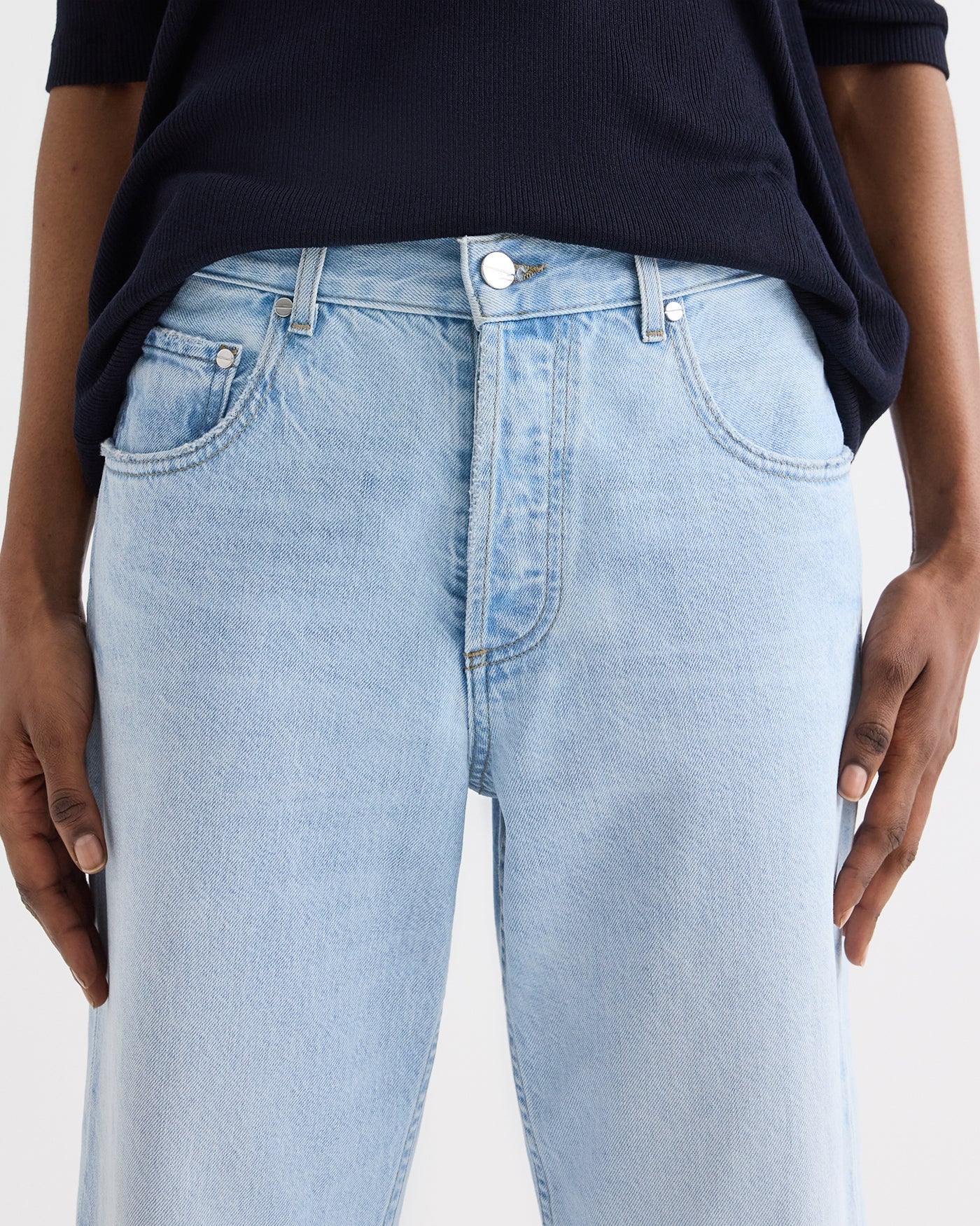 CROPPED MID RISE JEANS IN DENIM