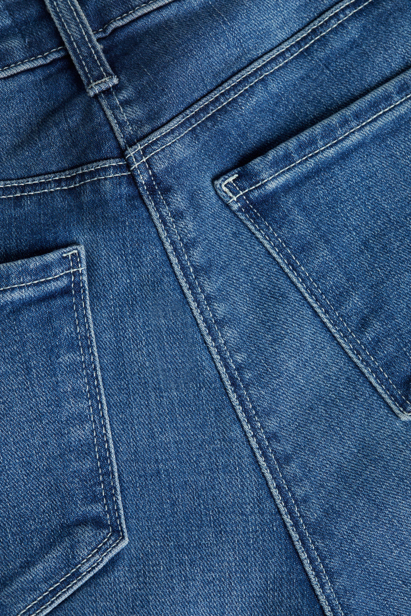 SNEEKI LOW RISE STRAIGHT LEG JEAN