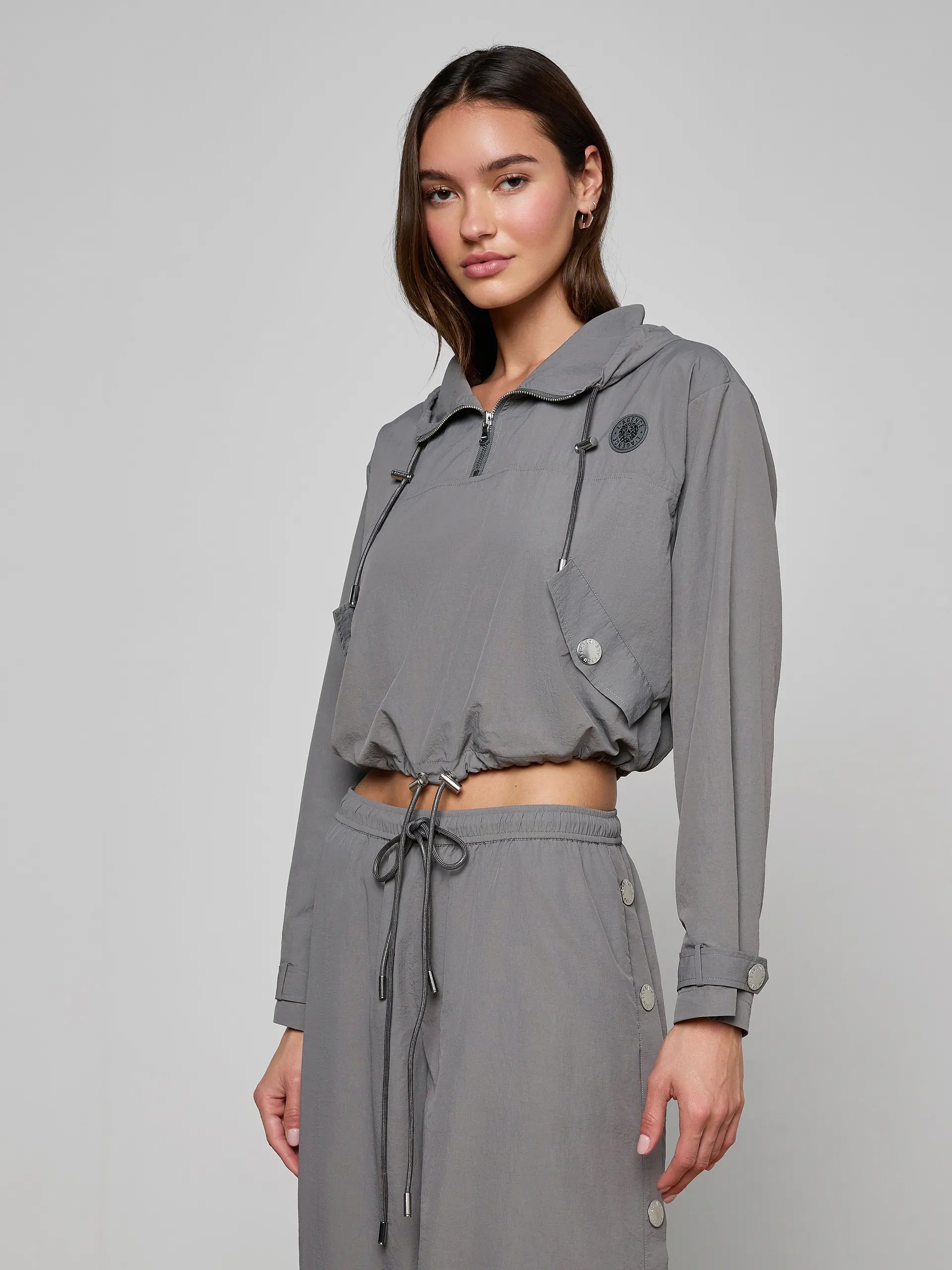 BRONWYN CROPPED WINDBREAKER IN MEDIUM GREY