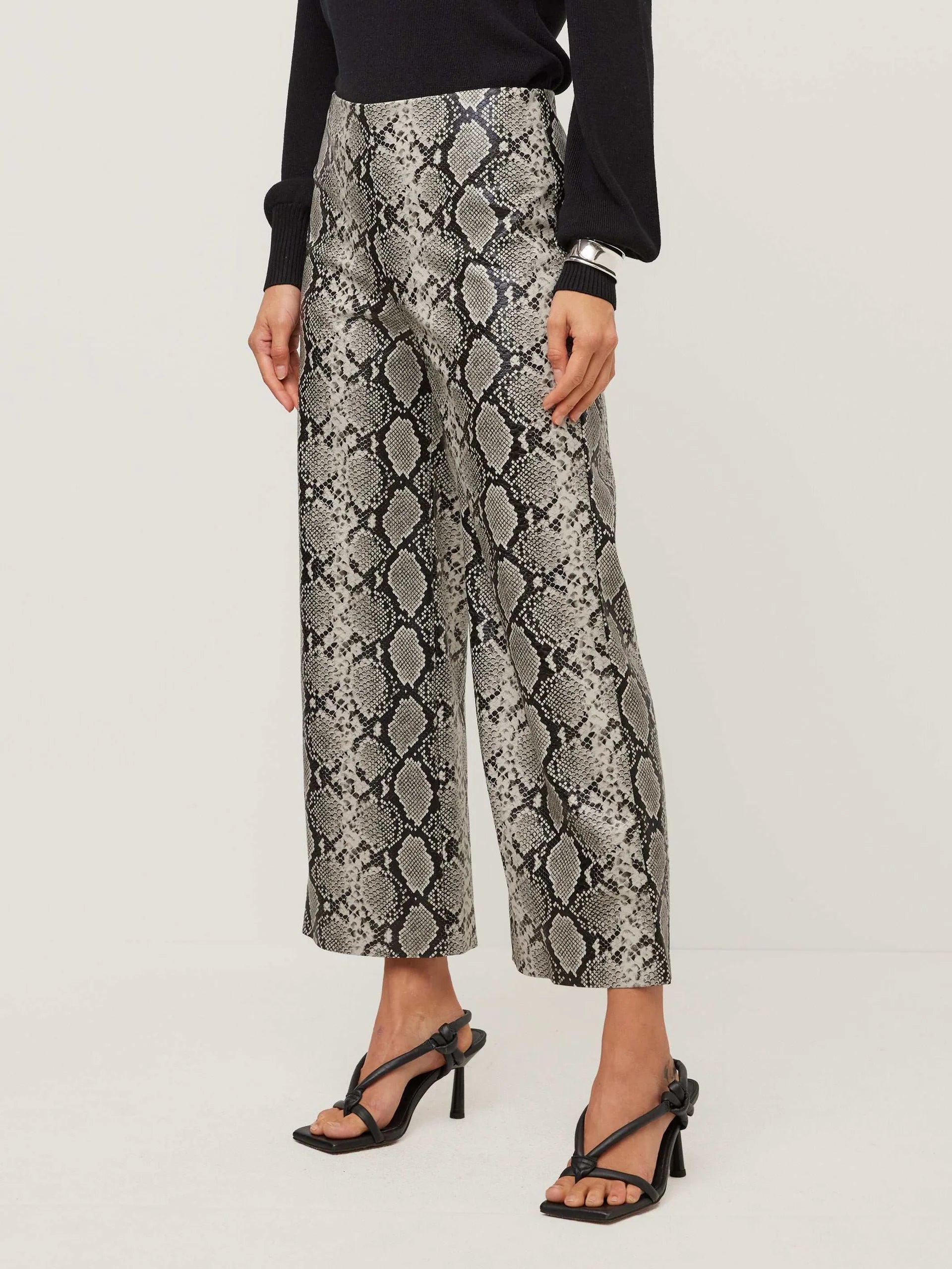 KELLY FAUX LEATHER CROPPED PANTS