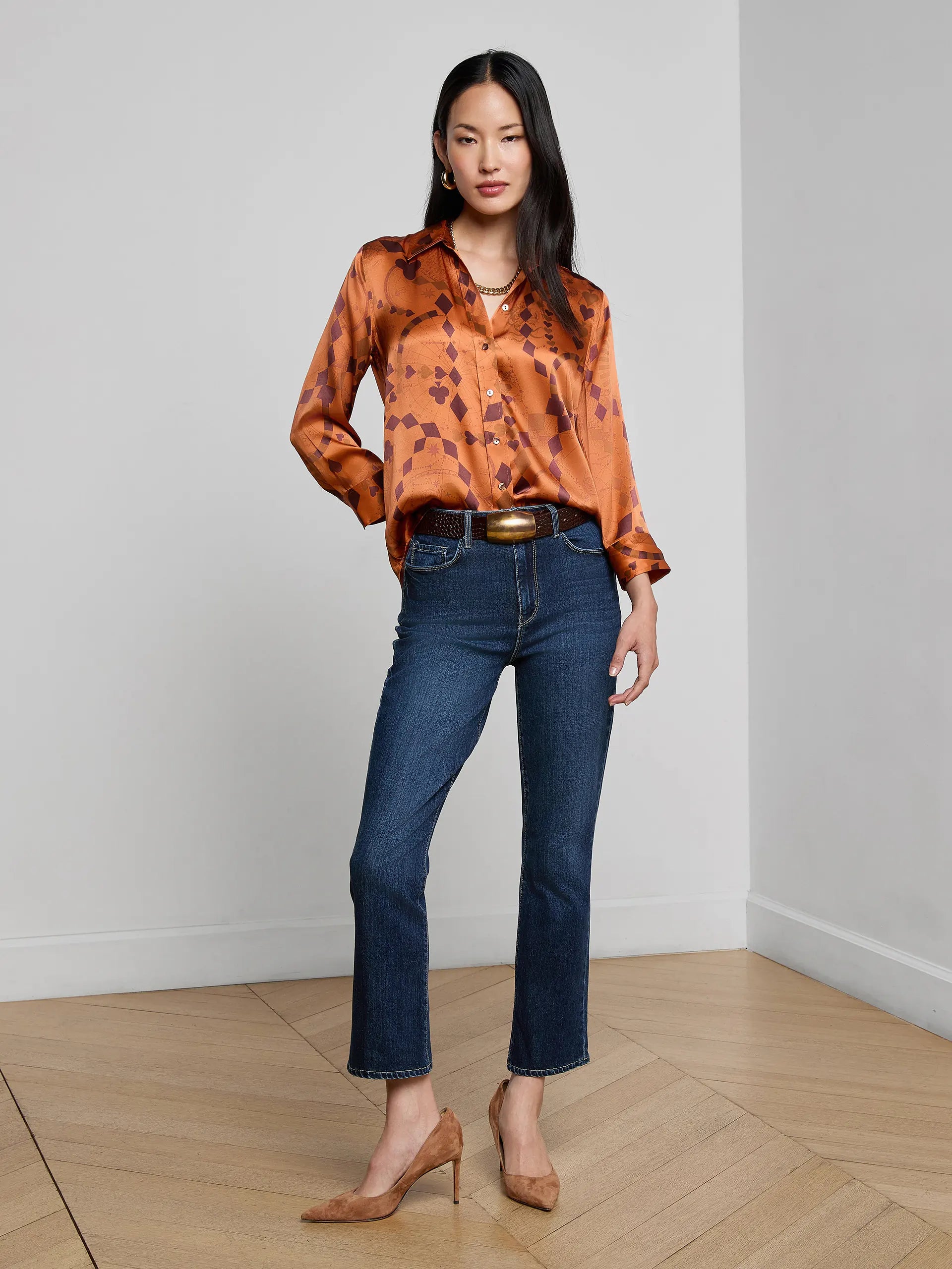 DANI SILK BLOUSE IN AMBER BROWN PLAYING CARD GEO