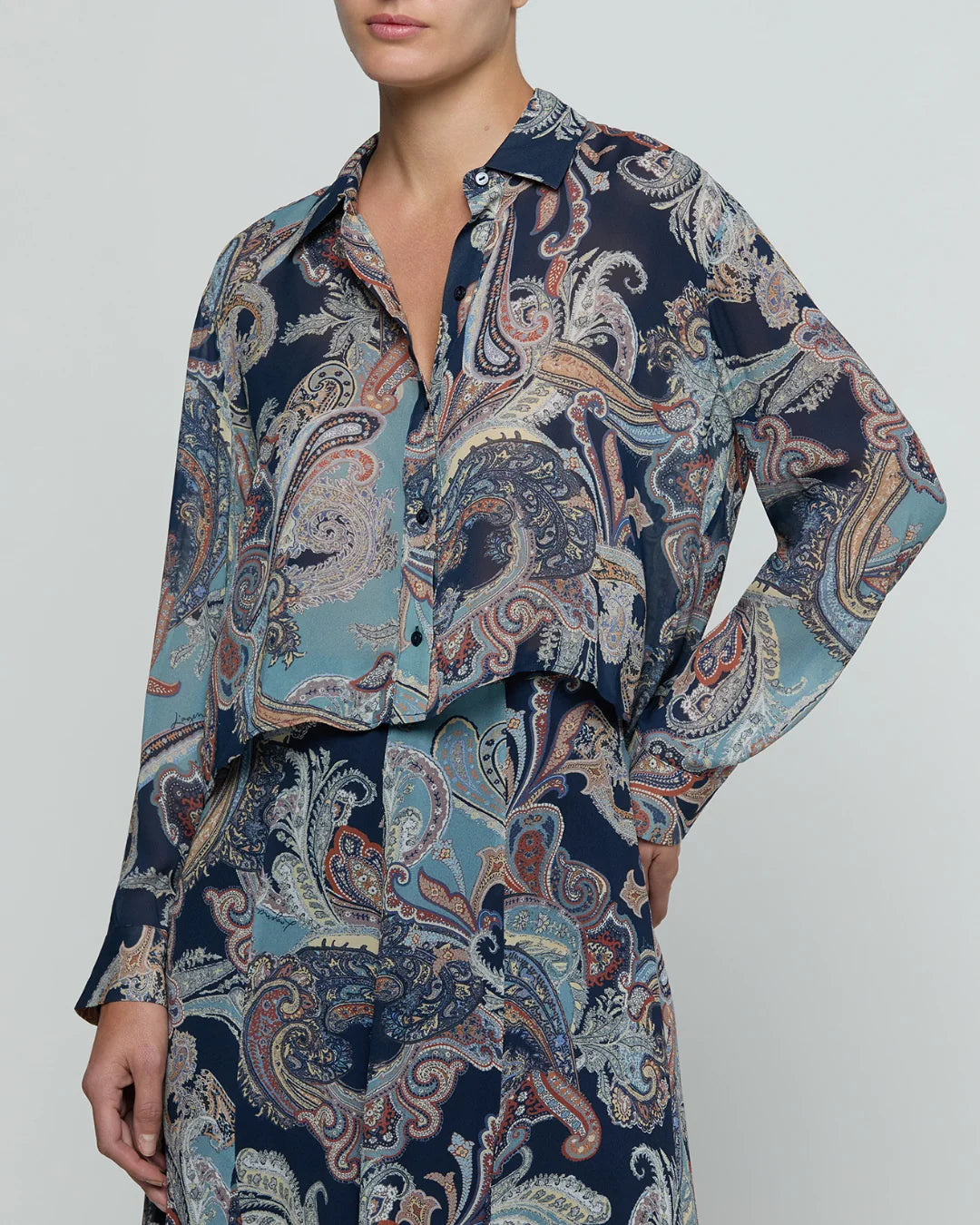 COSETTE CROP HI LOW SHIRT IN BESARABIAN
