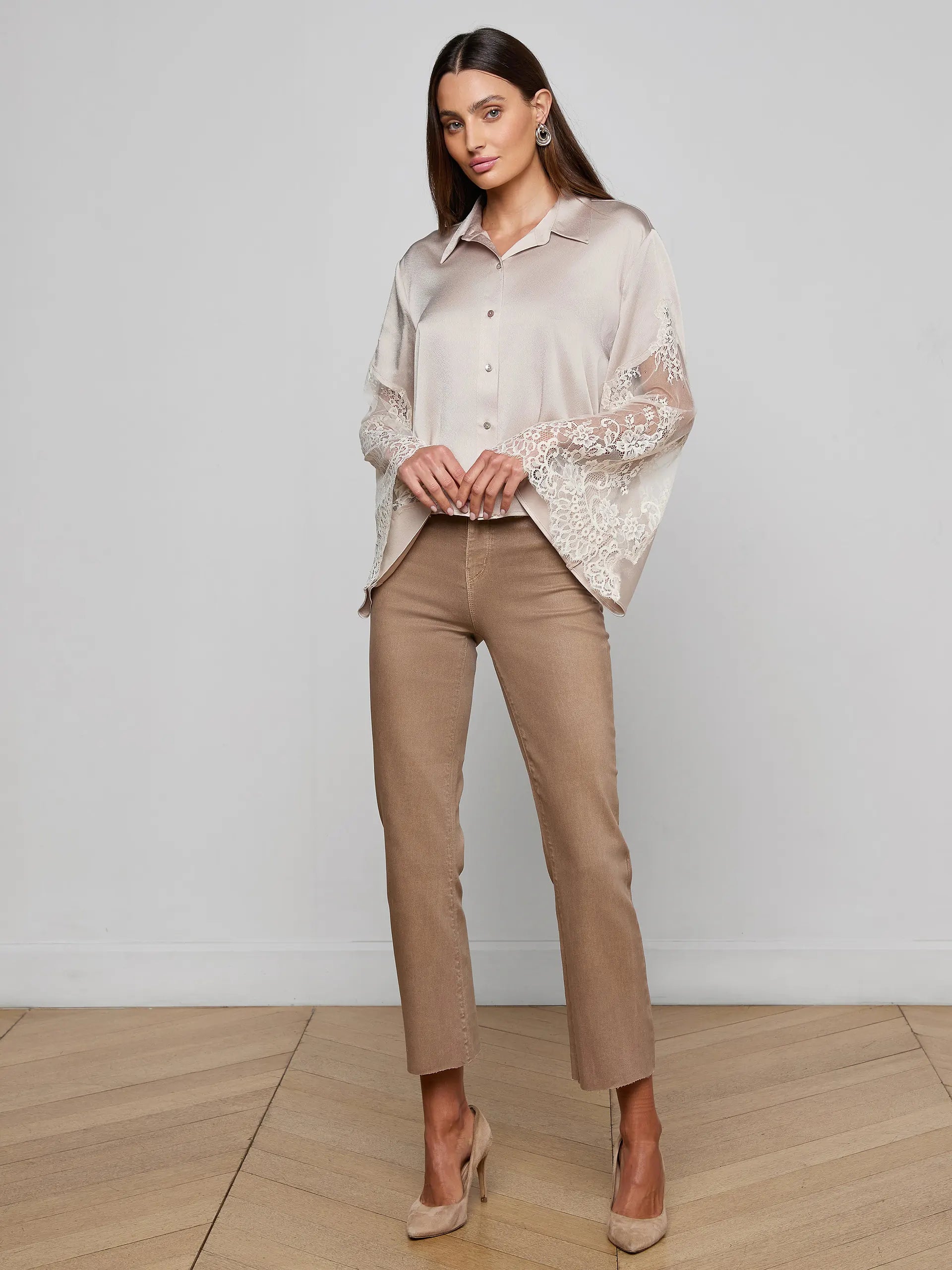 CAPRI LACE SLEEVE BLOUSE IN FEATHER GREY