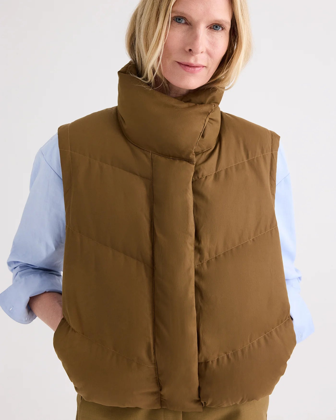 PUFFER VEST IN WATERPROOF CANVAS