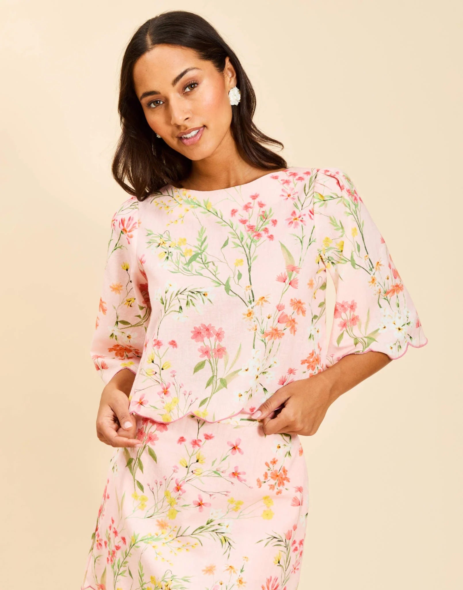 CHARLIZE SCALLOP TOP ON ROSE VINES