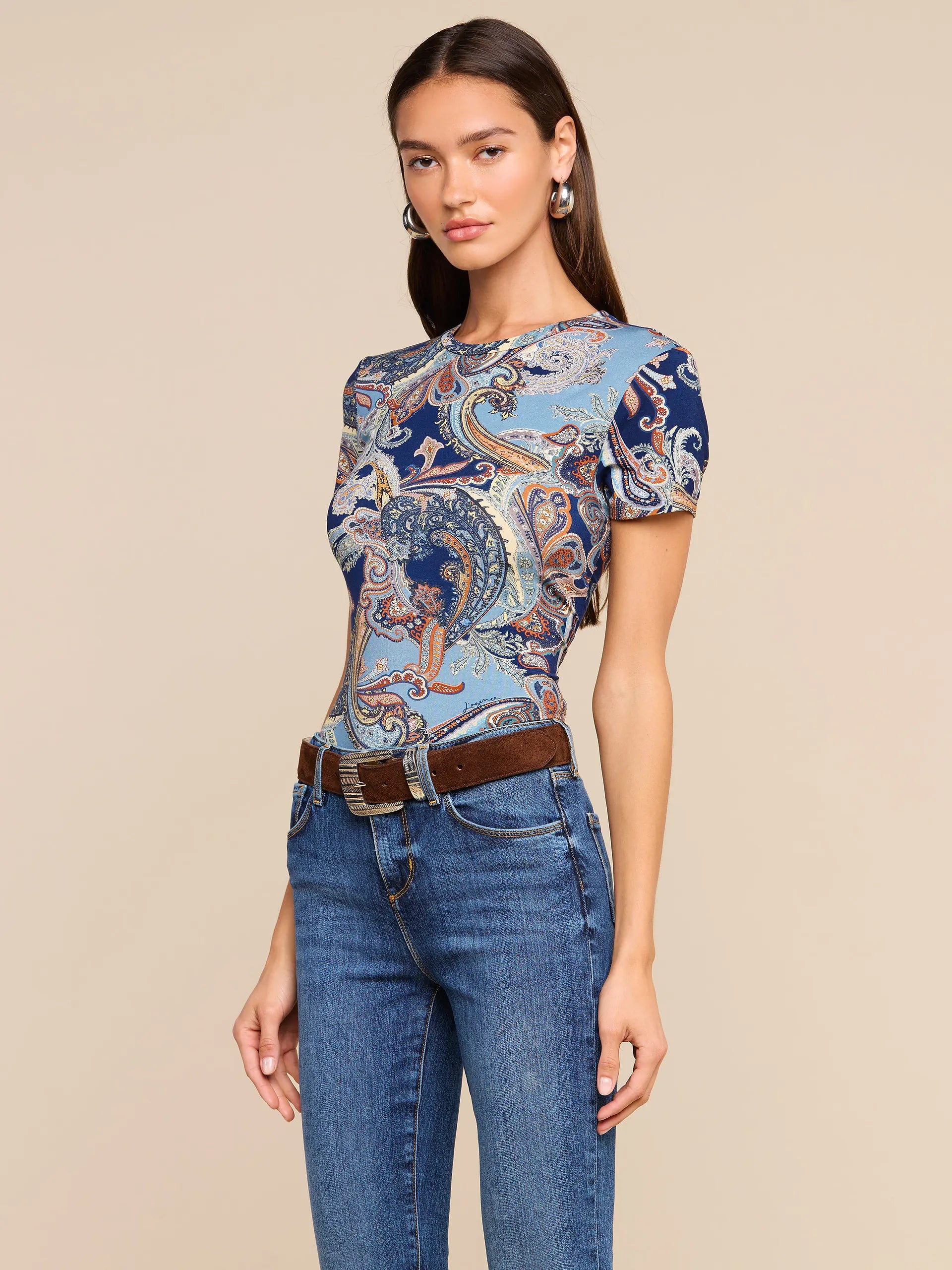 RESSI FITTED TEE IN MIDNIGHT MULTI BESARABIAN PAISLEY