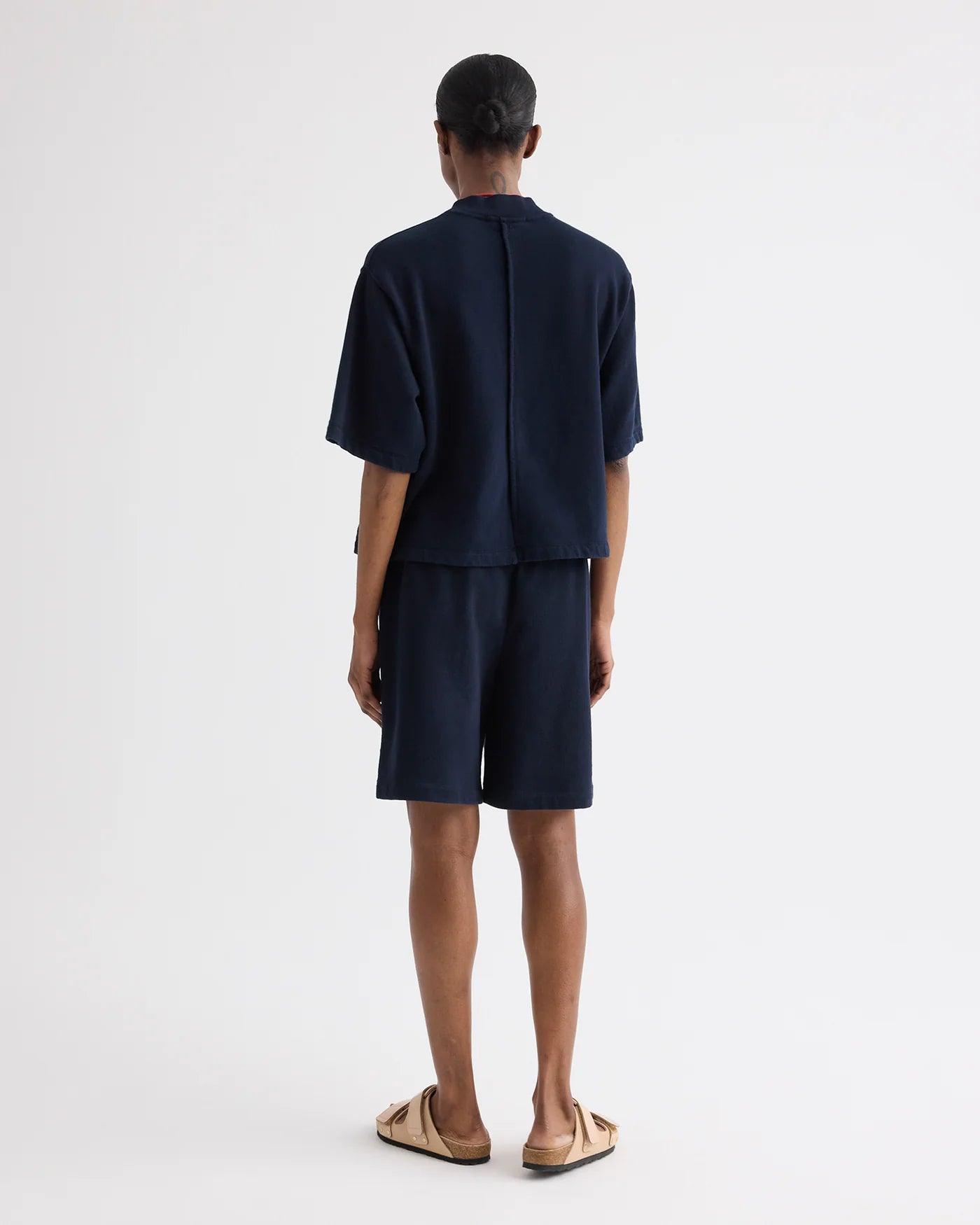 CROPPED MOCK NECK TEE IN LIGHTWEIGHT SWEATSHIRT