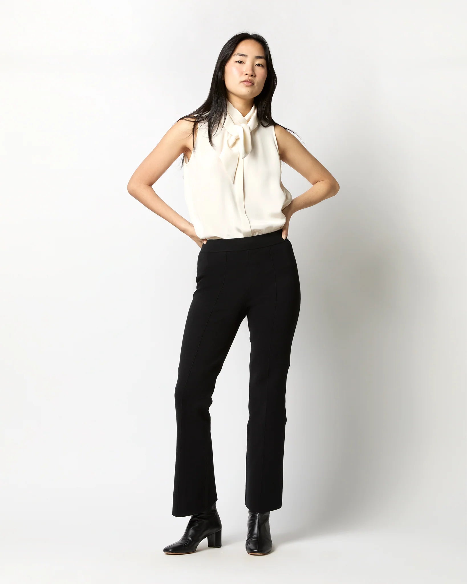 LARA KNIT FLARE CROPPED PANT