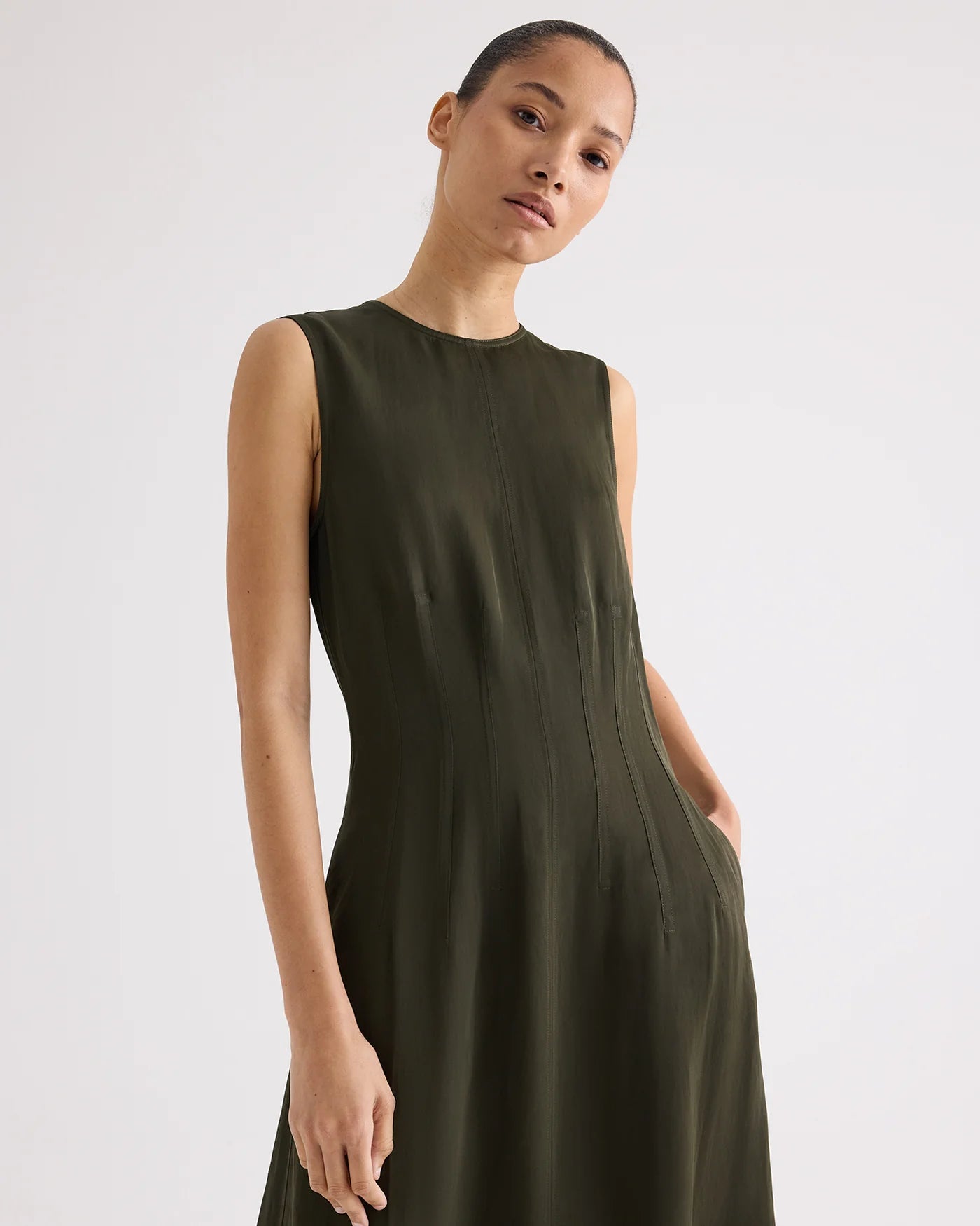 CREW NECK DRESS WITH DARTS IN COATED VISCOSE LINEN