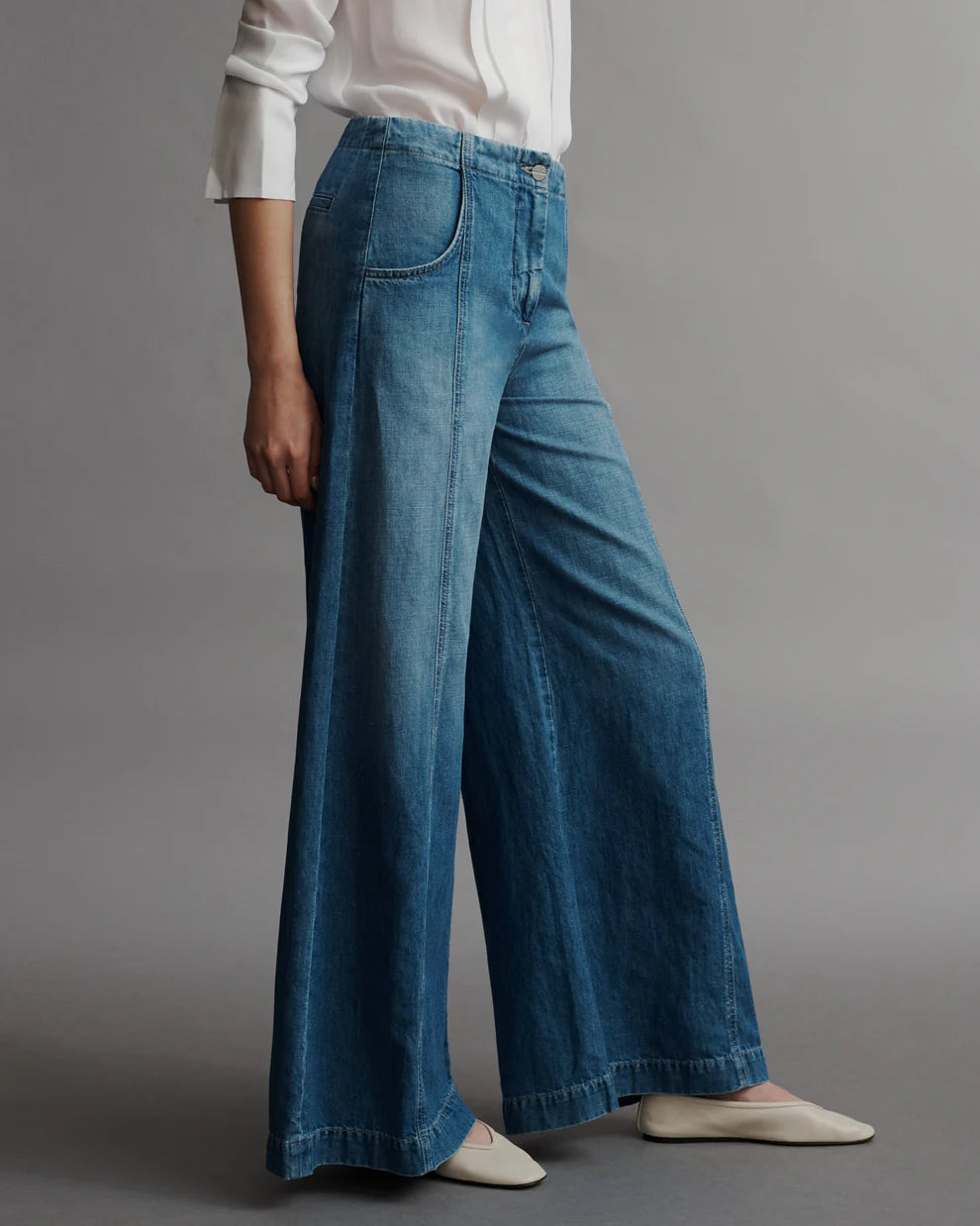 DANCING IN THE DARK JEAN