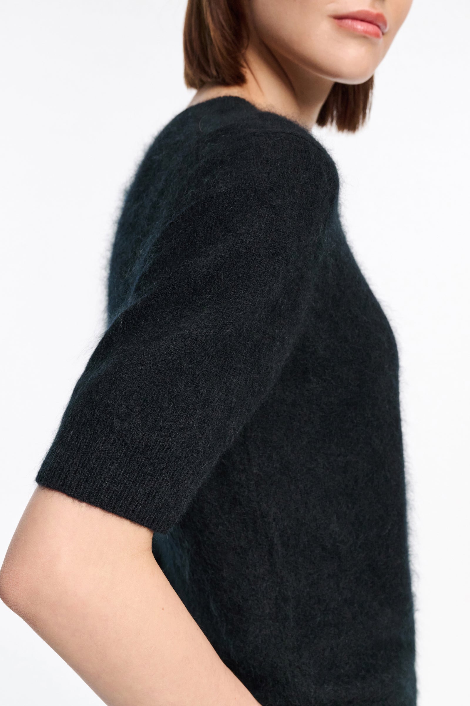 FLUFFY STATEMENTS PULLOVER